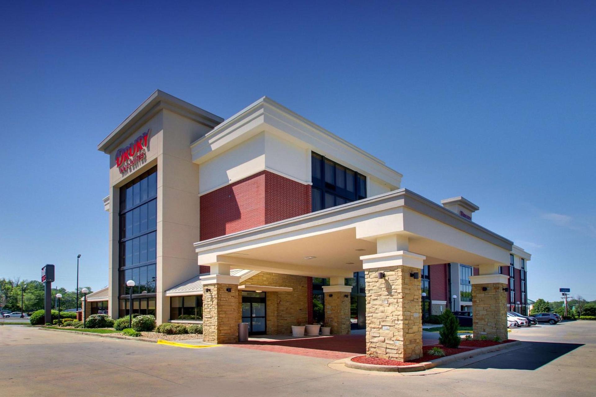 Drury Inn & Suites Greensboro — hotel in Greensboro