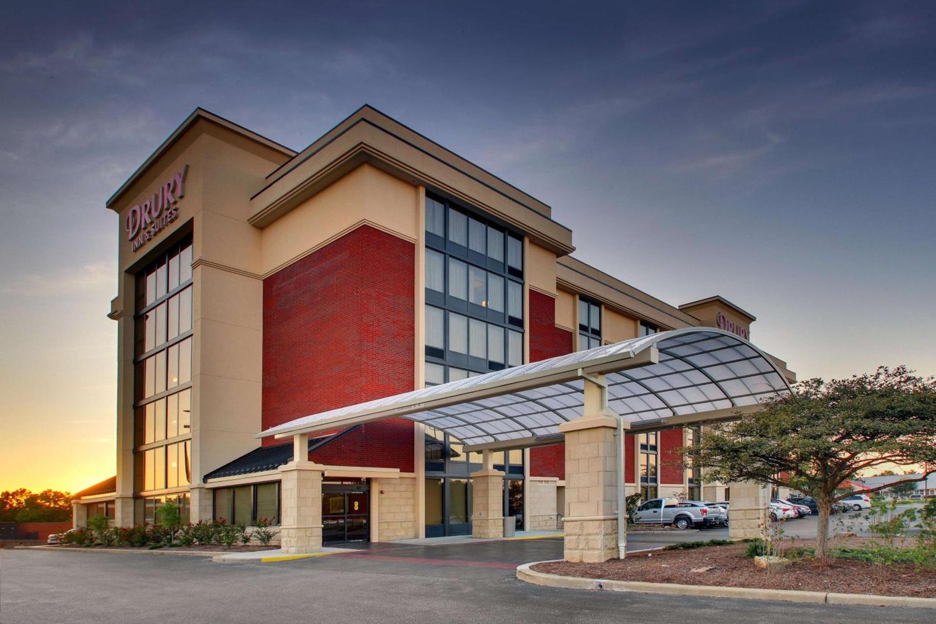 Drury Inn & Suites Evansville East — hotel in Evansville