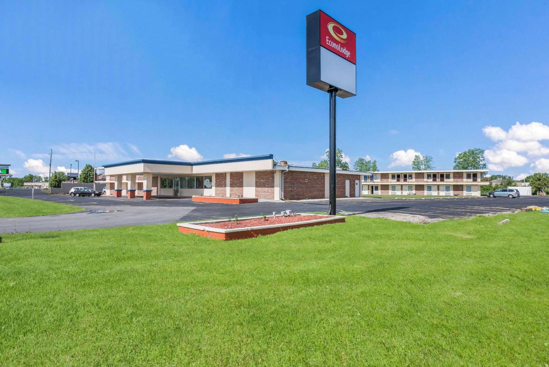 Econo Lodge Neenah — hotel in Neenah