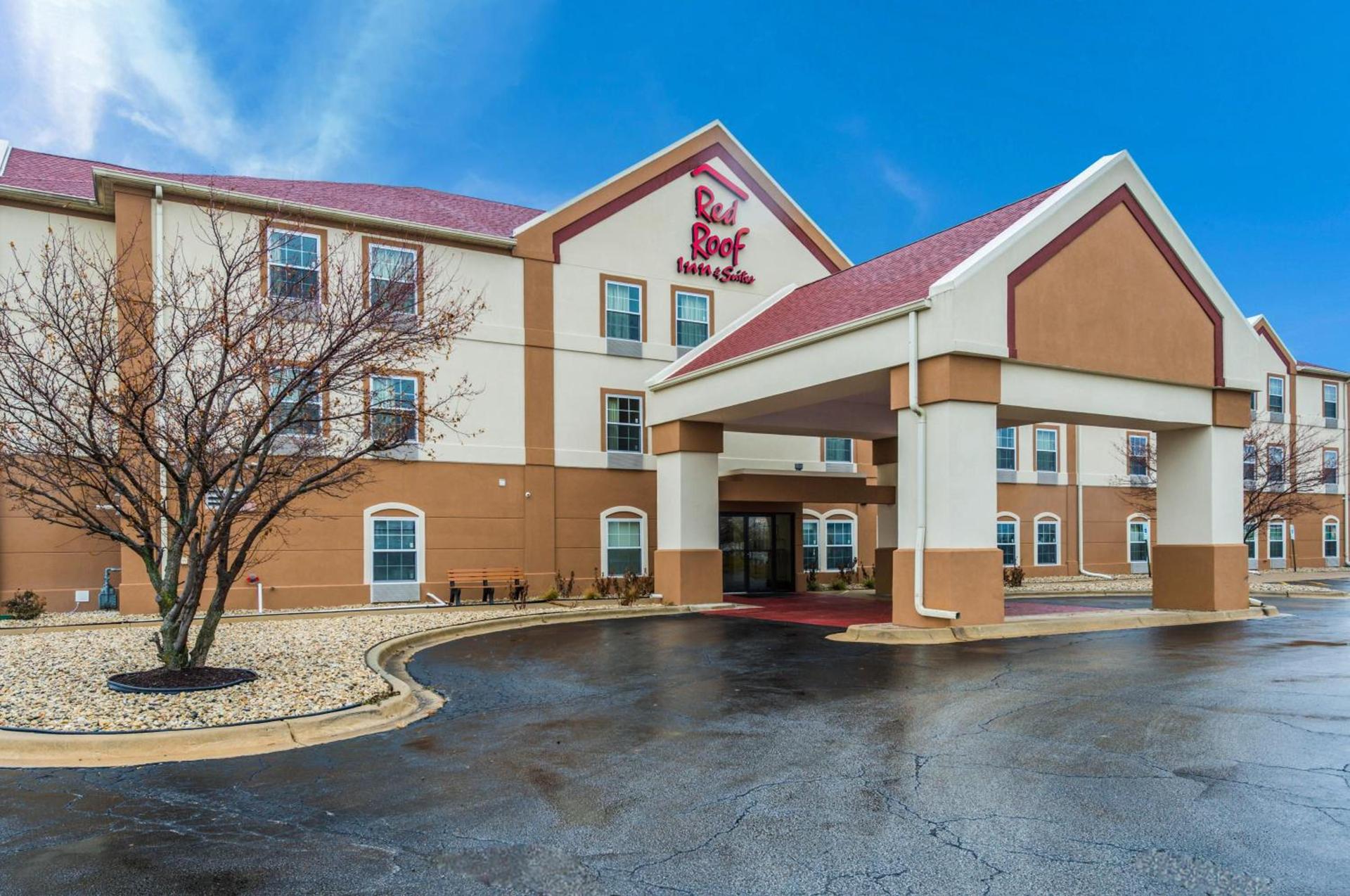 Econo Lodge Inn & Suites — hotel in Monee