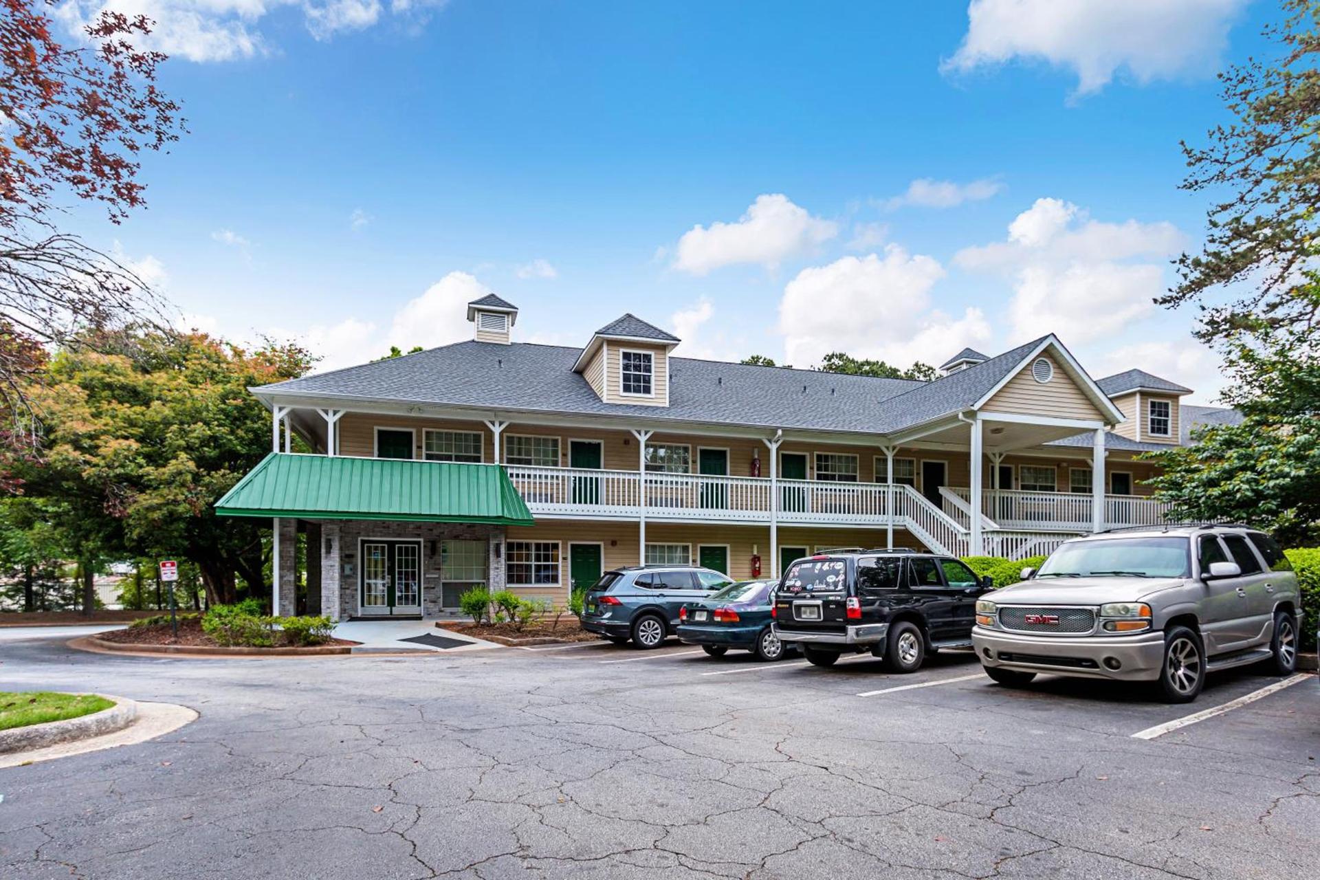 HomeTowne Studios by Red Roof Atlanta – Lawrenceville — hotel in Lawrenceville