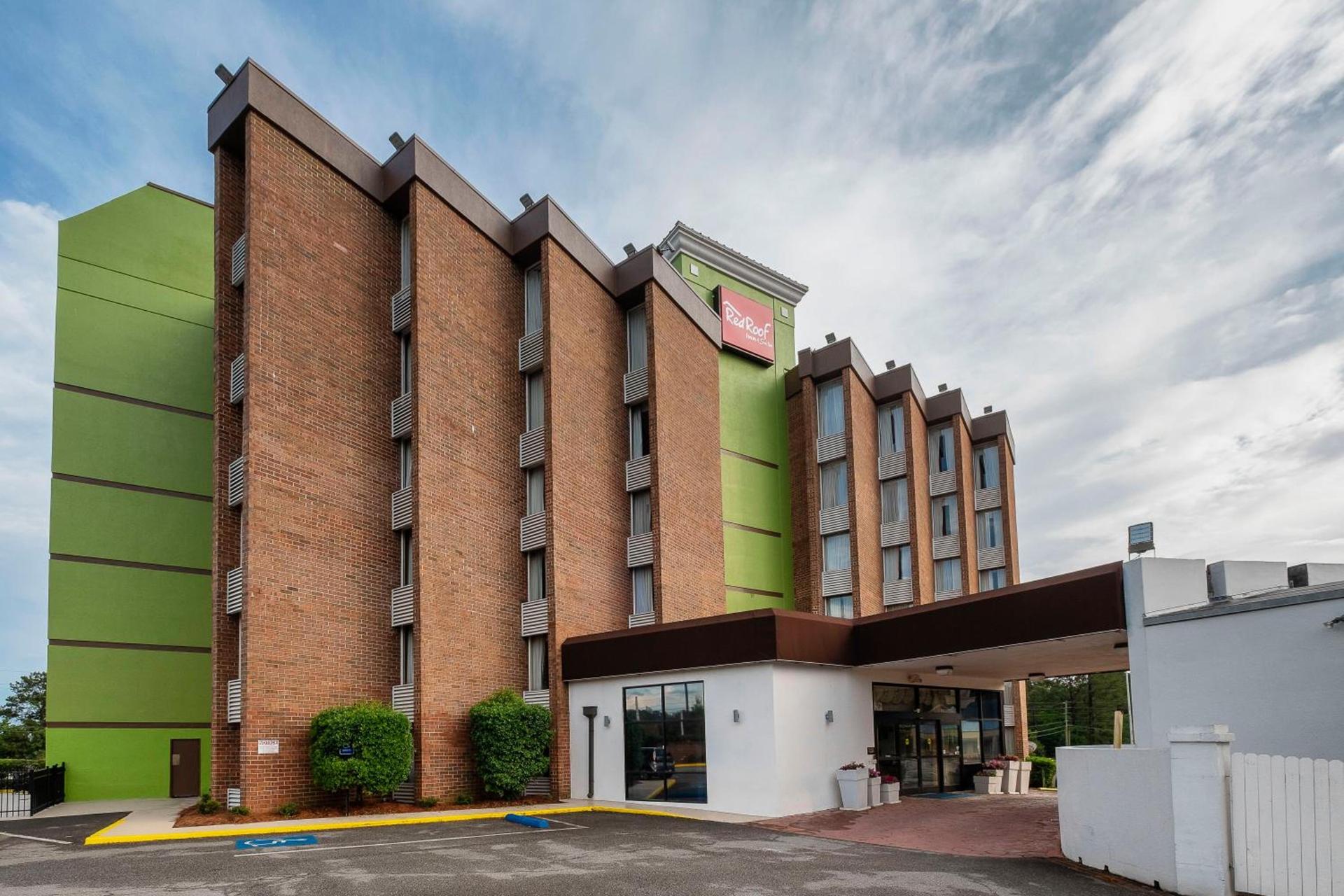 Red Roof Inn & Suites Macon — hotel in Macon