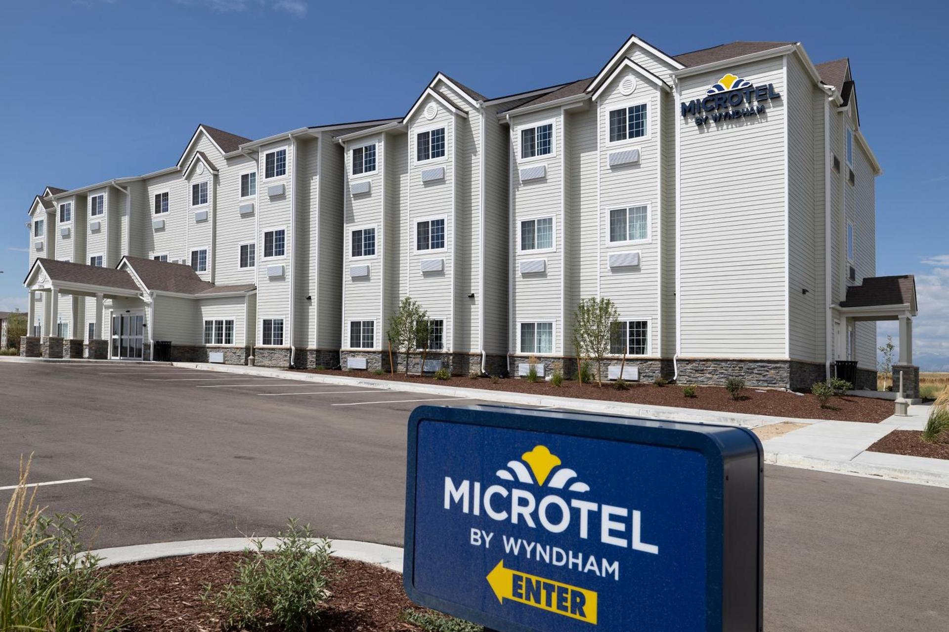 Microtel Inn & Suites by Wyndham Loveland — hotel in Loveland