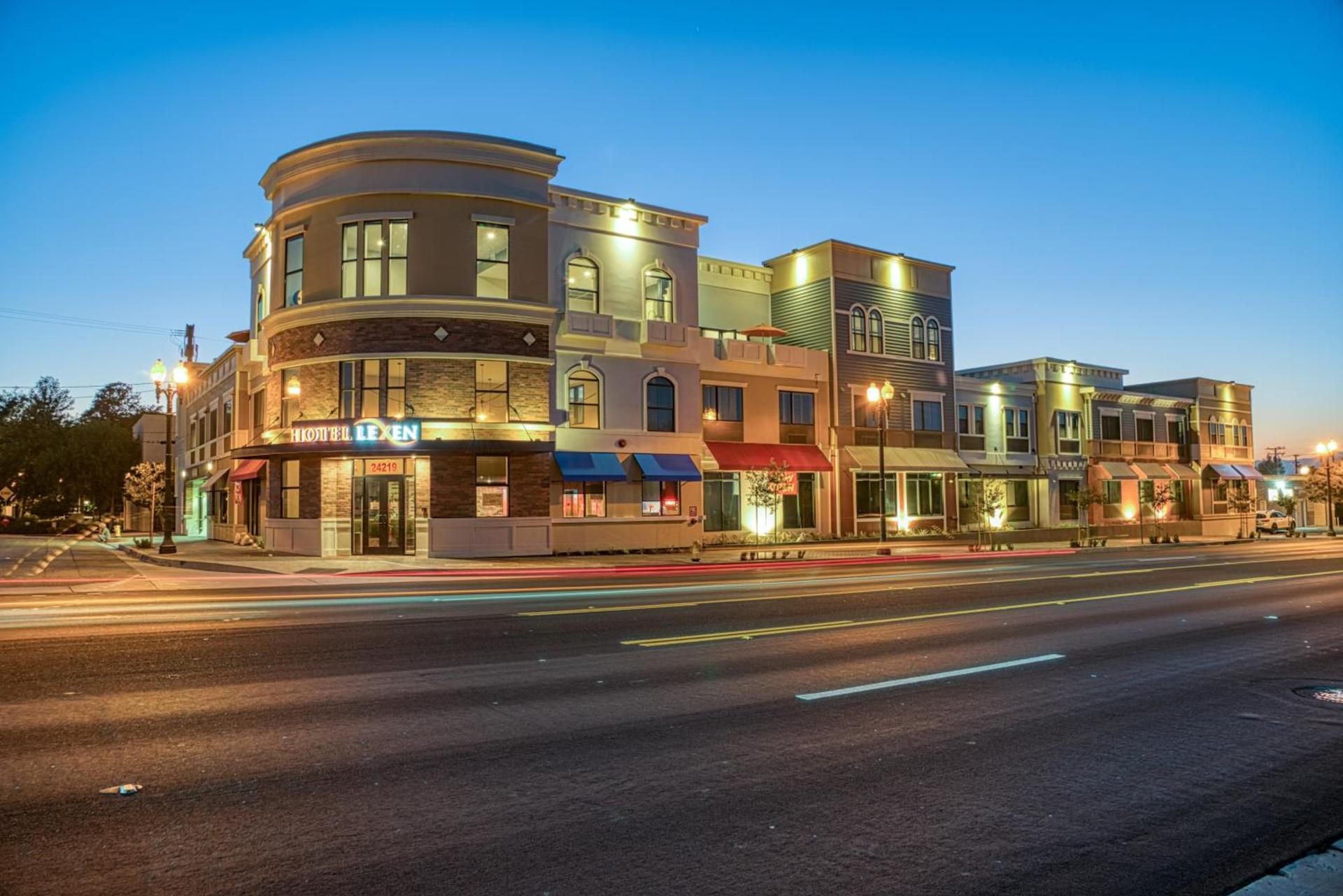 Hotel Lexen Newhall & Santa Clarita - Near Six Flags Magic Mountain — hotel in Santa Clarita