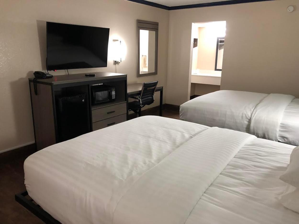 Travelers Inn and Suites Wharton — hotel in Wharton