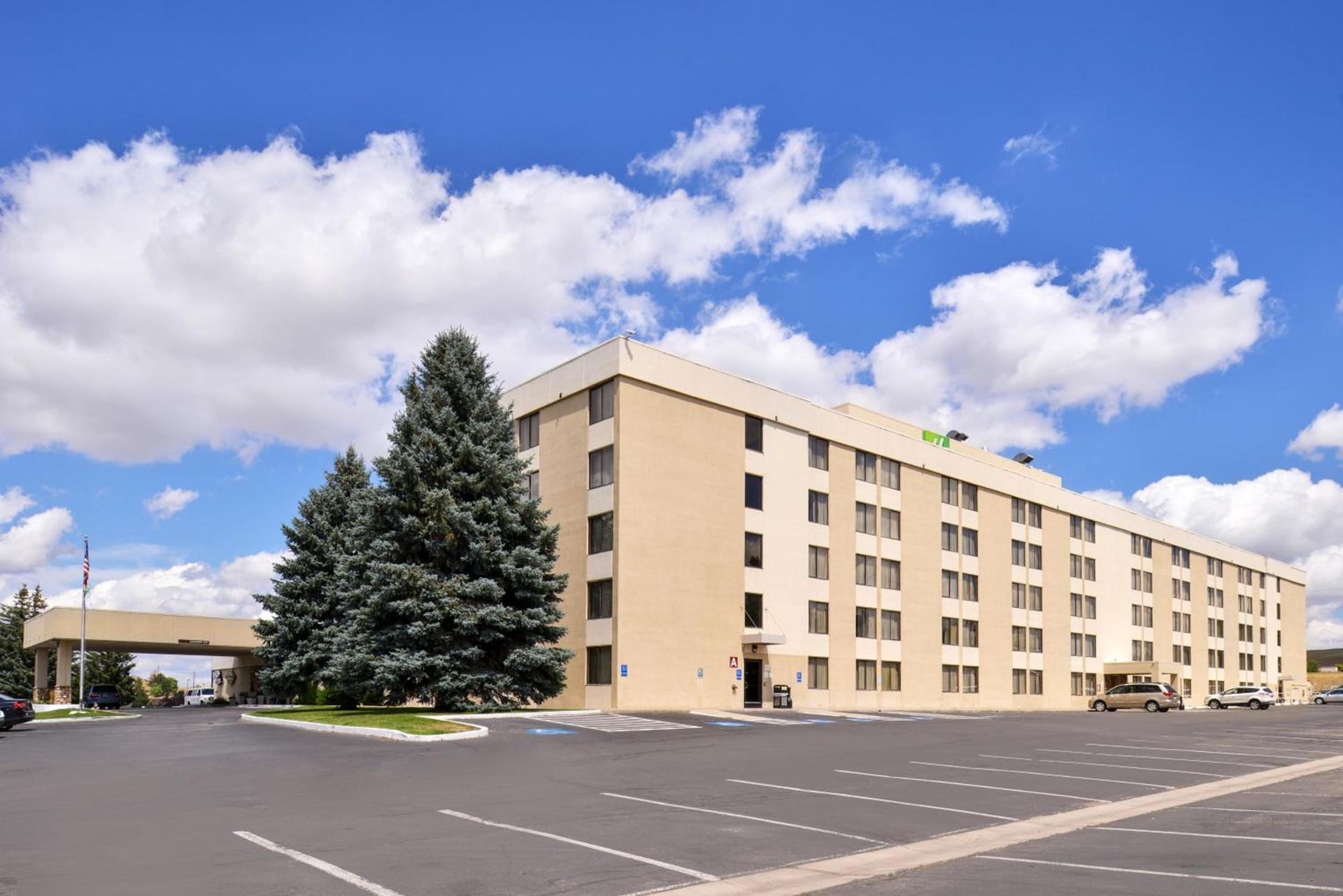 Ramada Plaza by Wyndham Sheridan Hotel & Convention Center — hotel in Sheridan