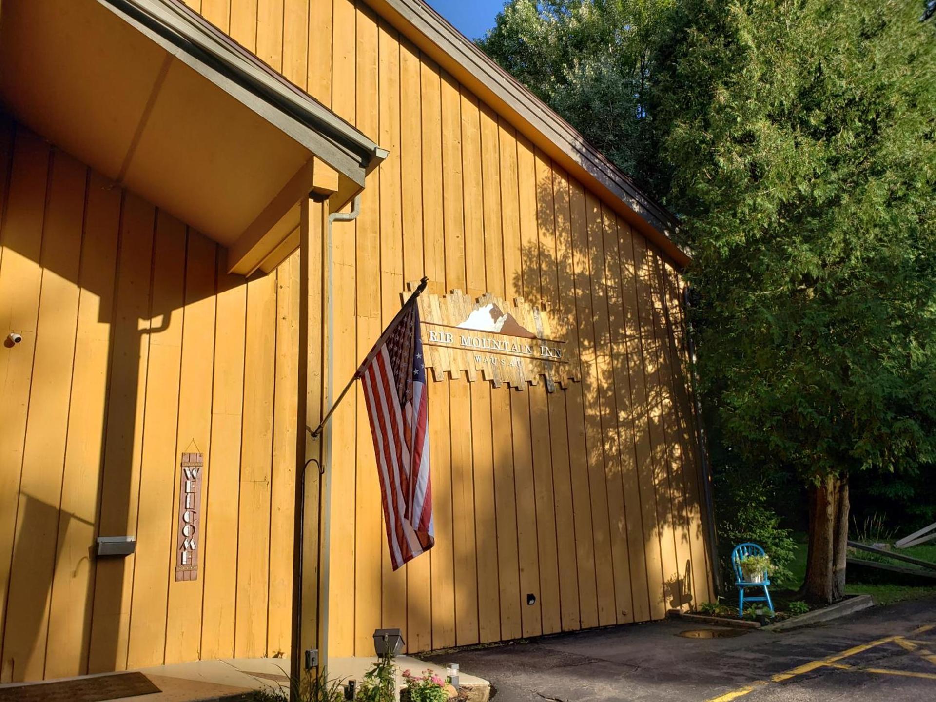 Rib Mountain Inn — hotel in Wausau
