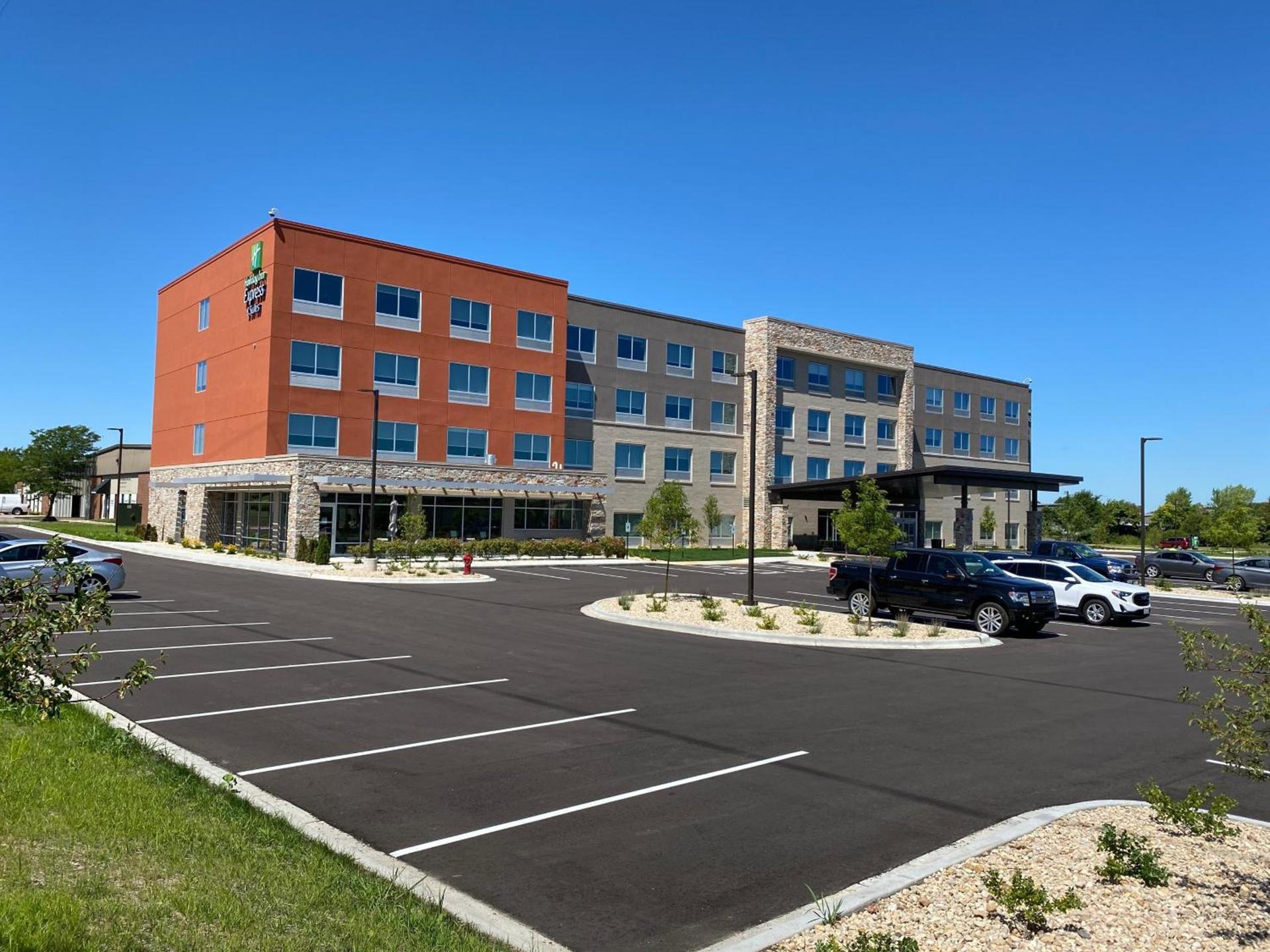 Holiday Inn Express & Suites - Madison West - Middleton by IHG — hotel in Middleton