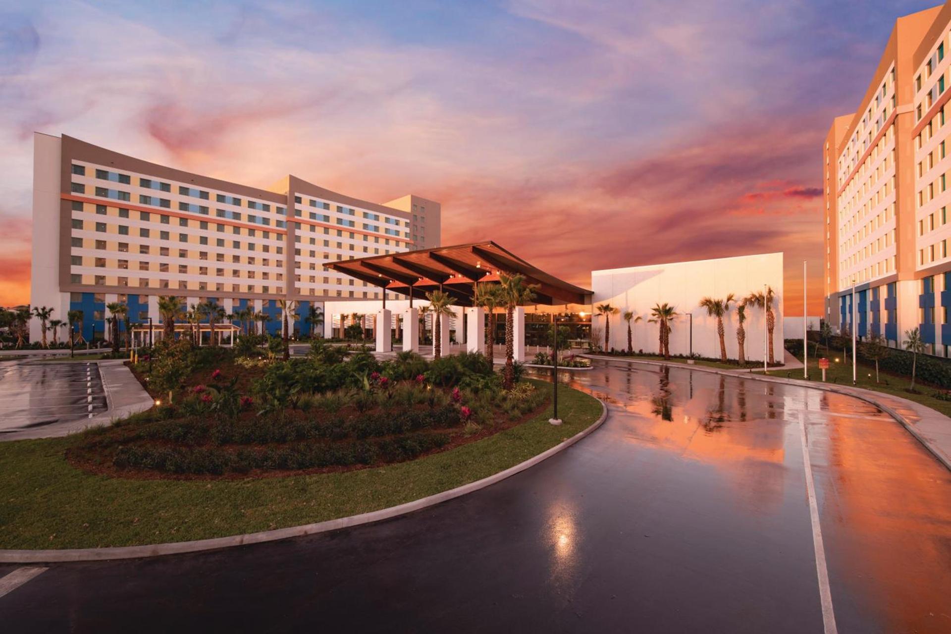 Universal’s Endless Summer Resort – Dockside Inn and Suites — hotel in Orlando