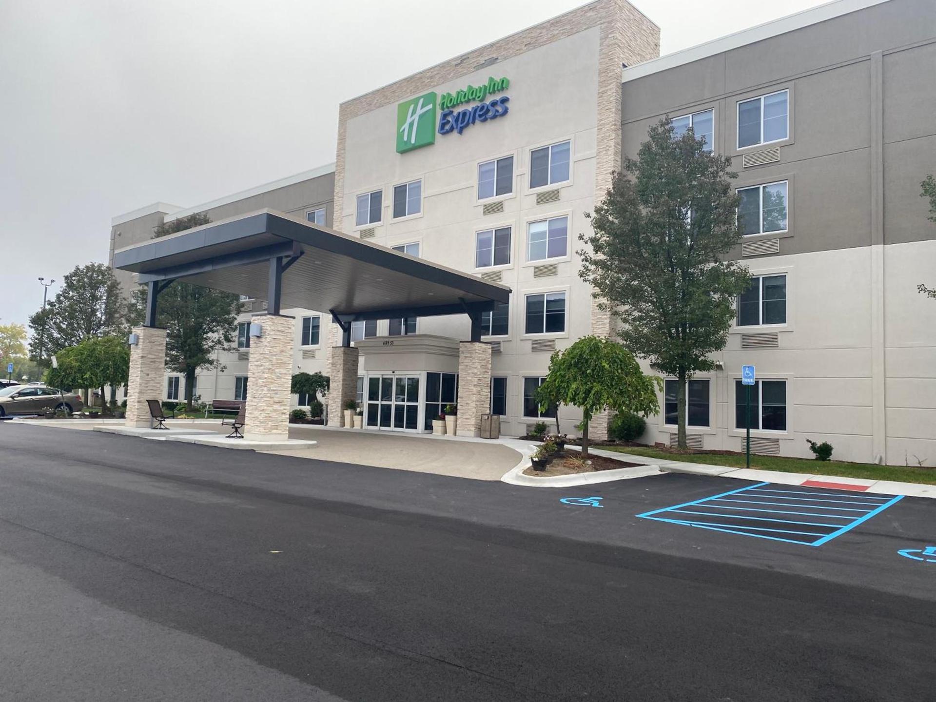 Holiday Inn Express Wixom by IHG — hotel in Wixom