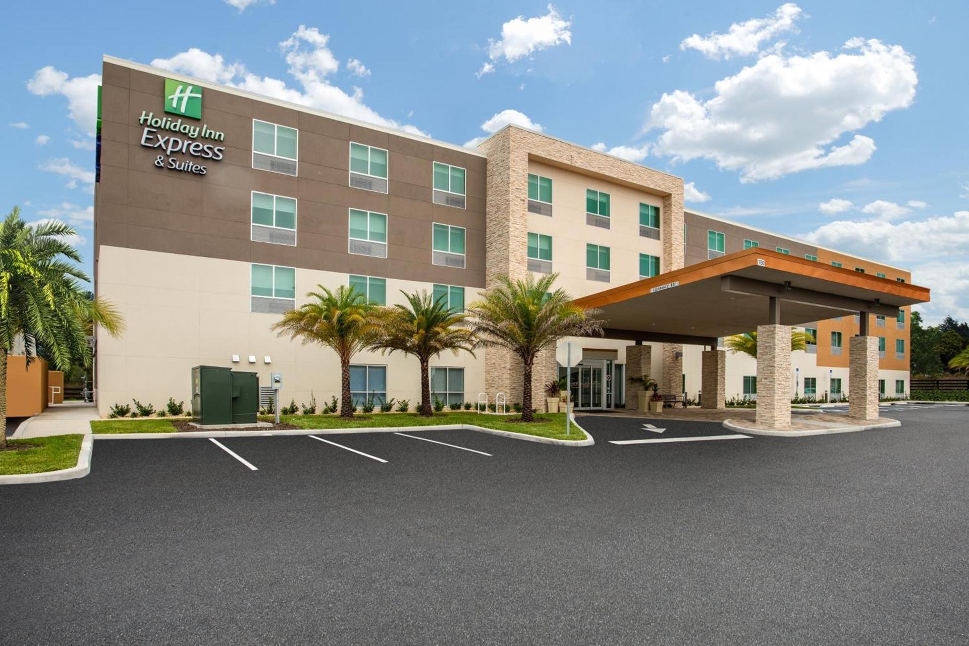 Holiday Inn Express & Suites - Deland South by IHG — hotel in DeLand