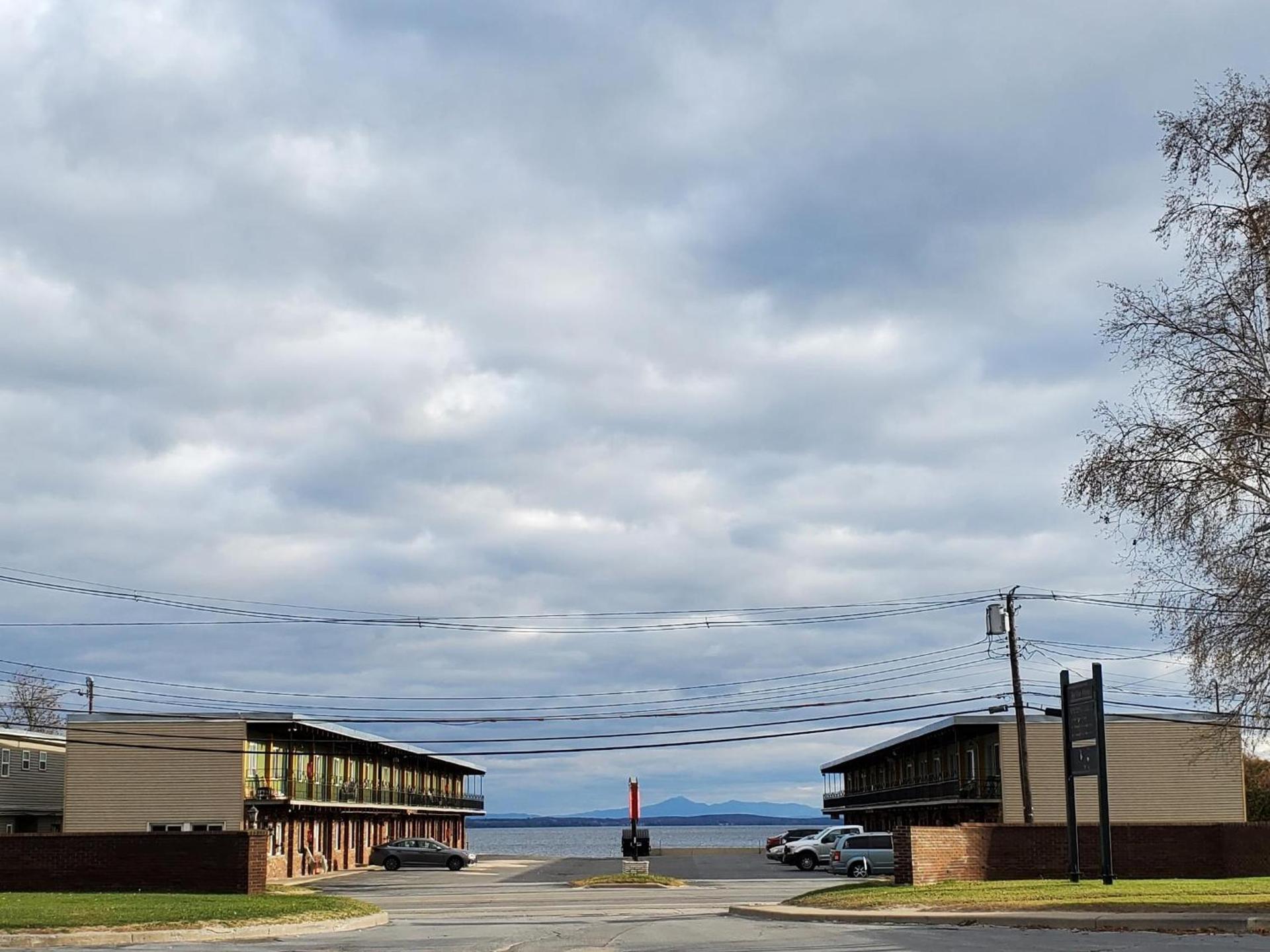 Golden Gate Lodging — hotel in Plattsburgh
