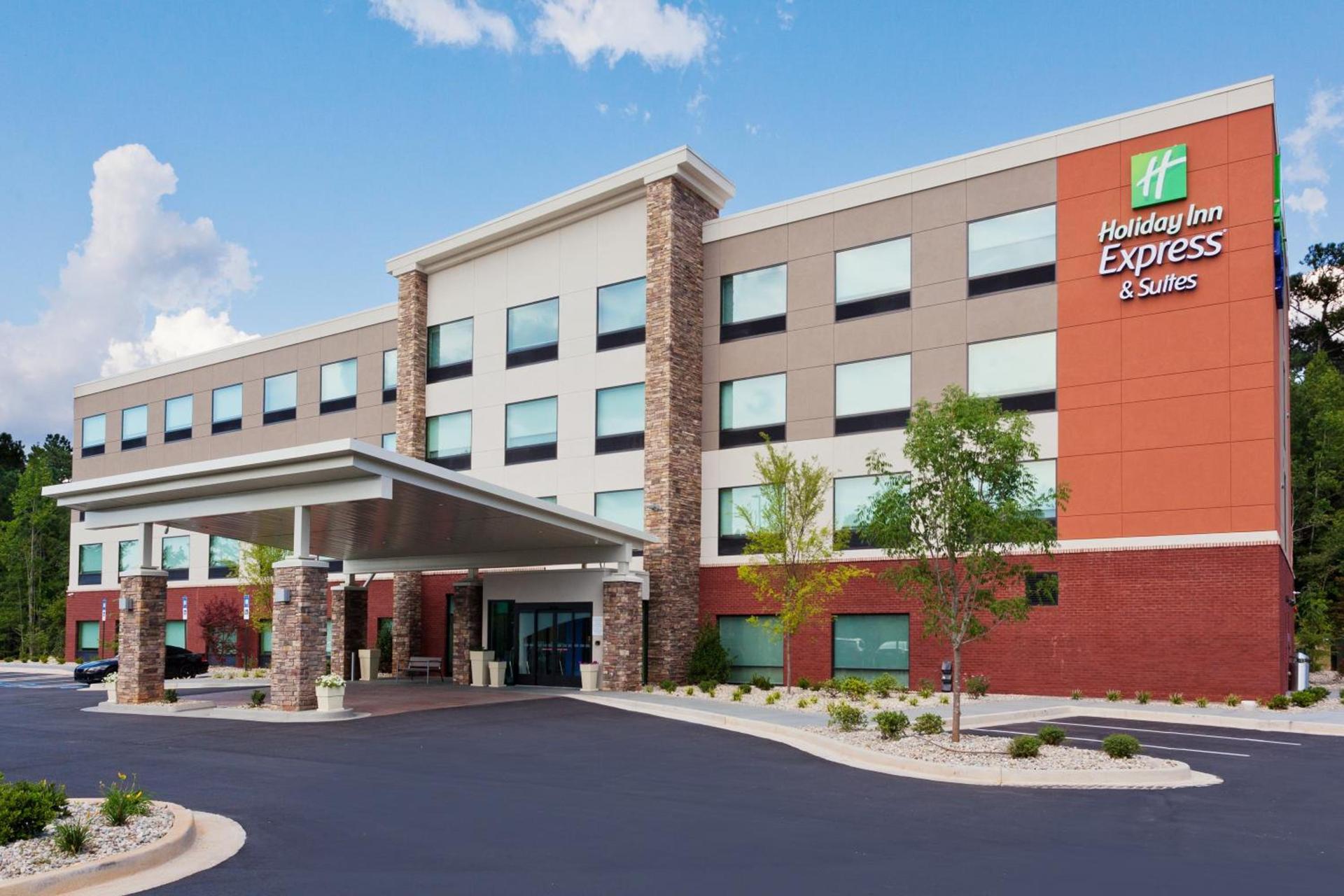 Holiday Inn Express & Suites - Fayetteville by IHG — hotel in Fayetteville