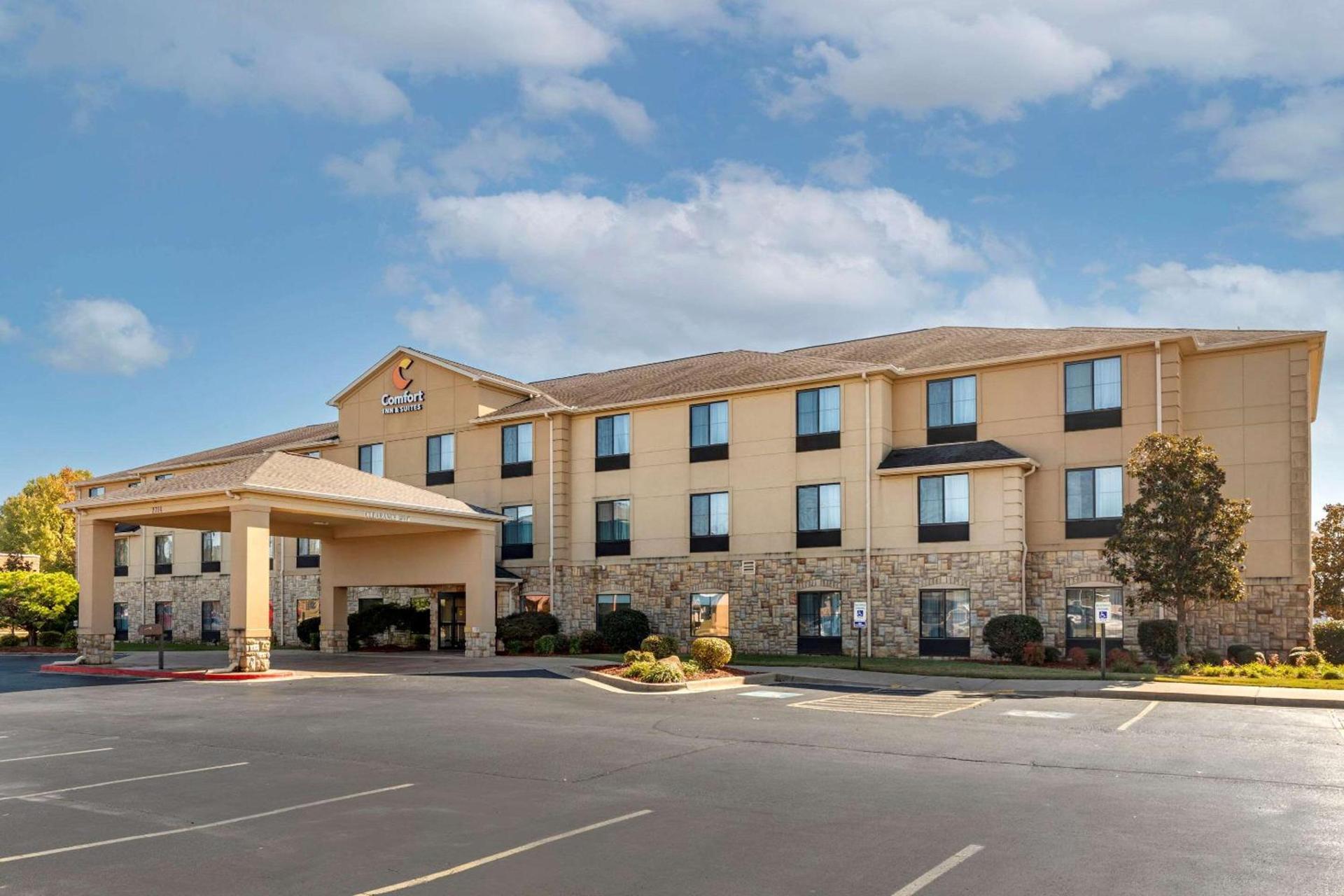 Comfort Inn & Suites Russellville I-40 — hotel in Russellville