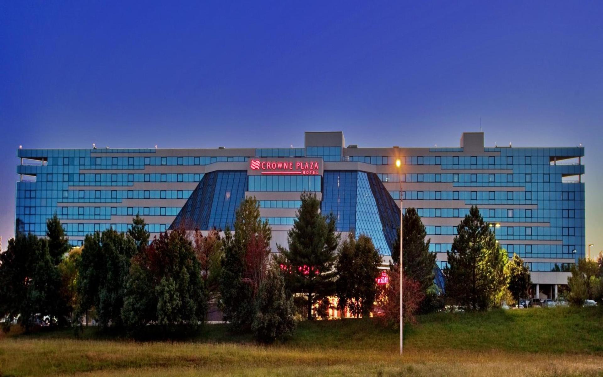 Crowne Plaza Hotel St. Louis Airport by IHG — hotel in Bridgeton