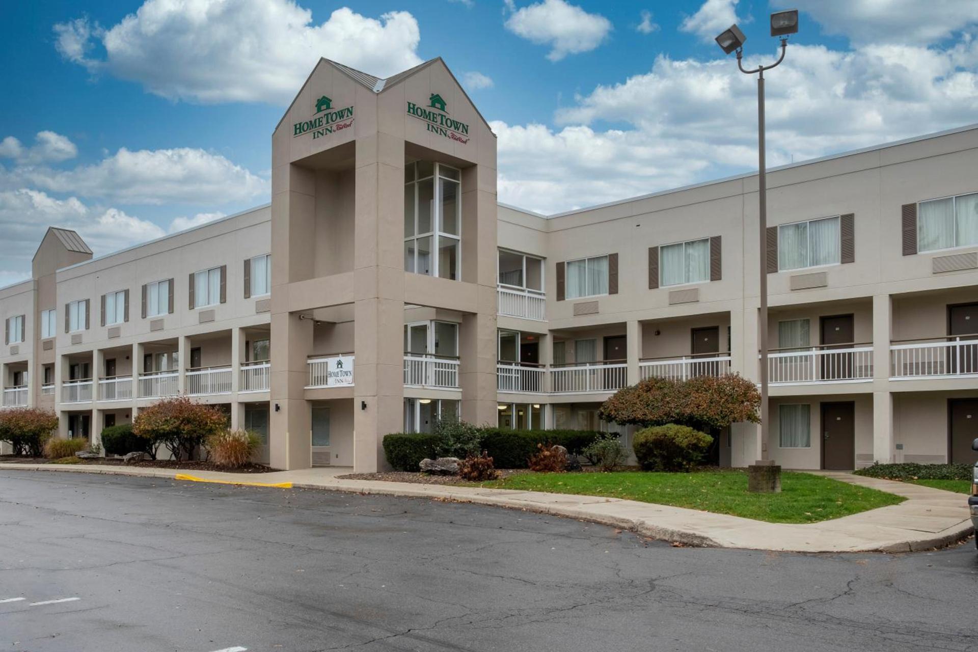 HomeTown Inn by Red Roof East Syracuse — hotel in East Syracuse