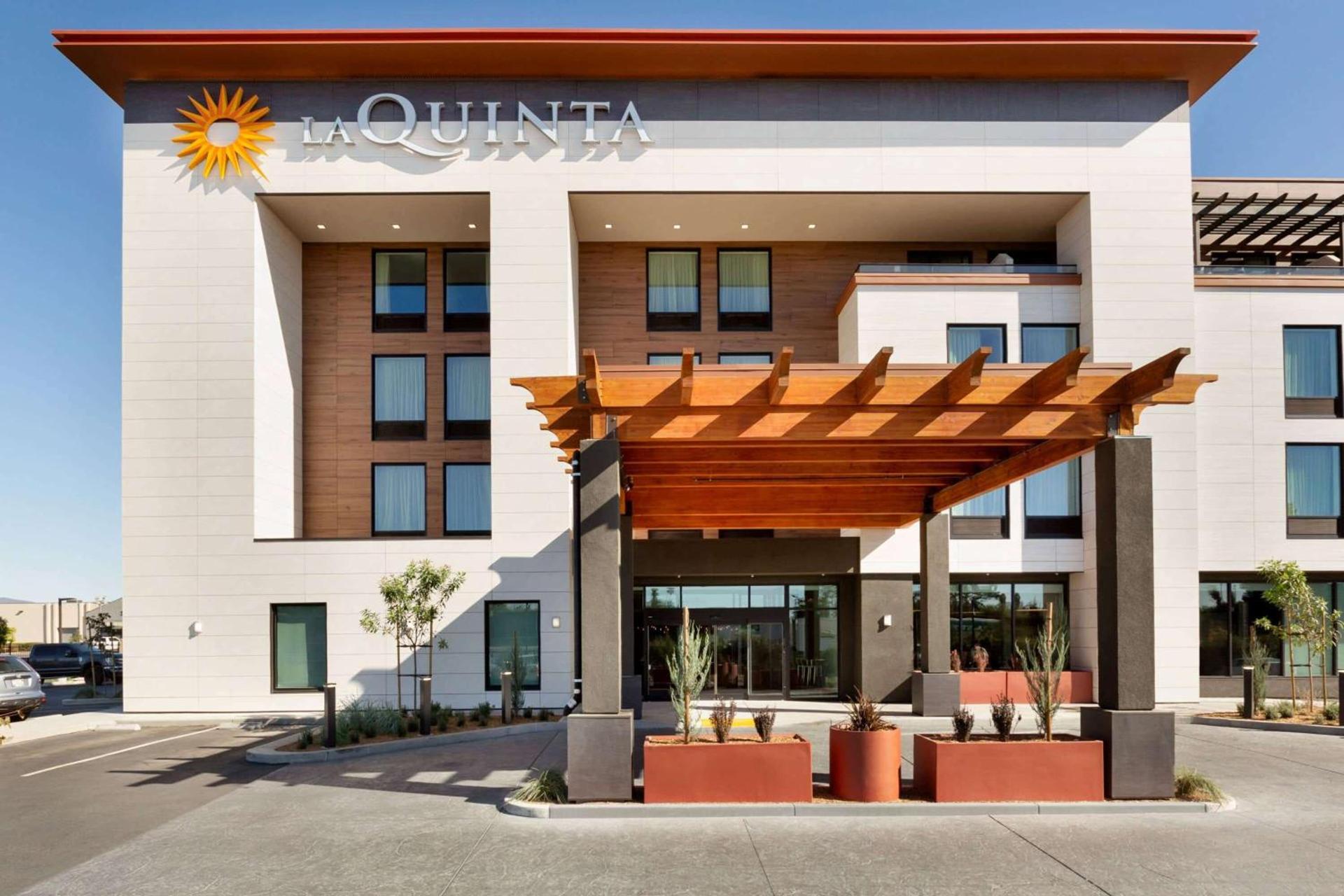 La Quinta Inn & Suites by Wyndham Santa Rosa Sonoma — hotel in Santa Rosa