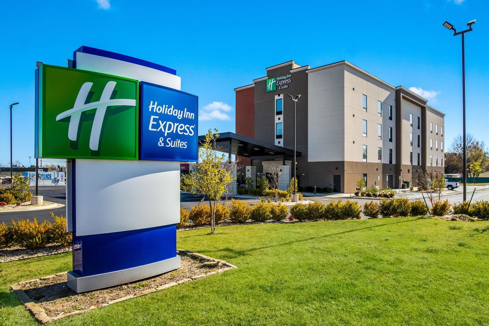 Holiday Inn Express & Suites Tulsa East - Catoosa by IHG — hotel in Catoosa