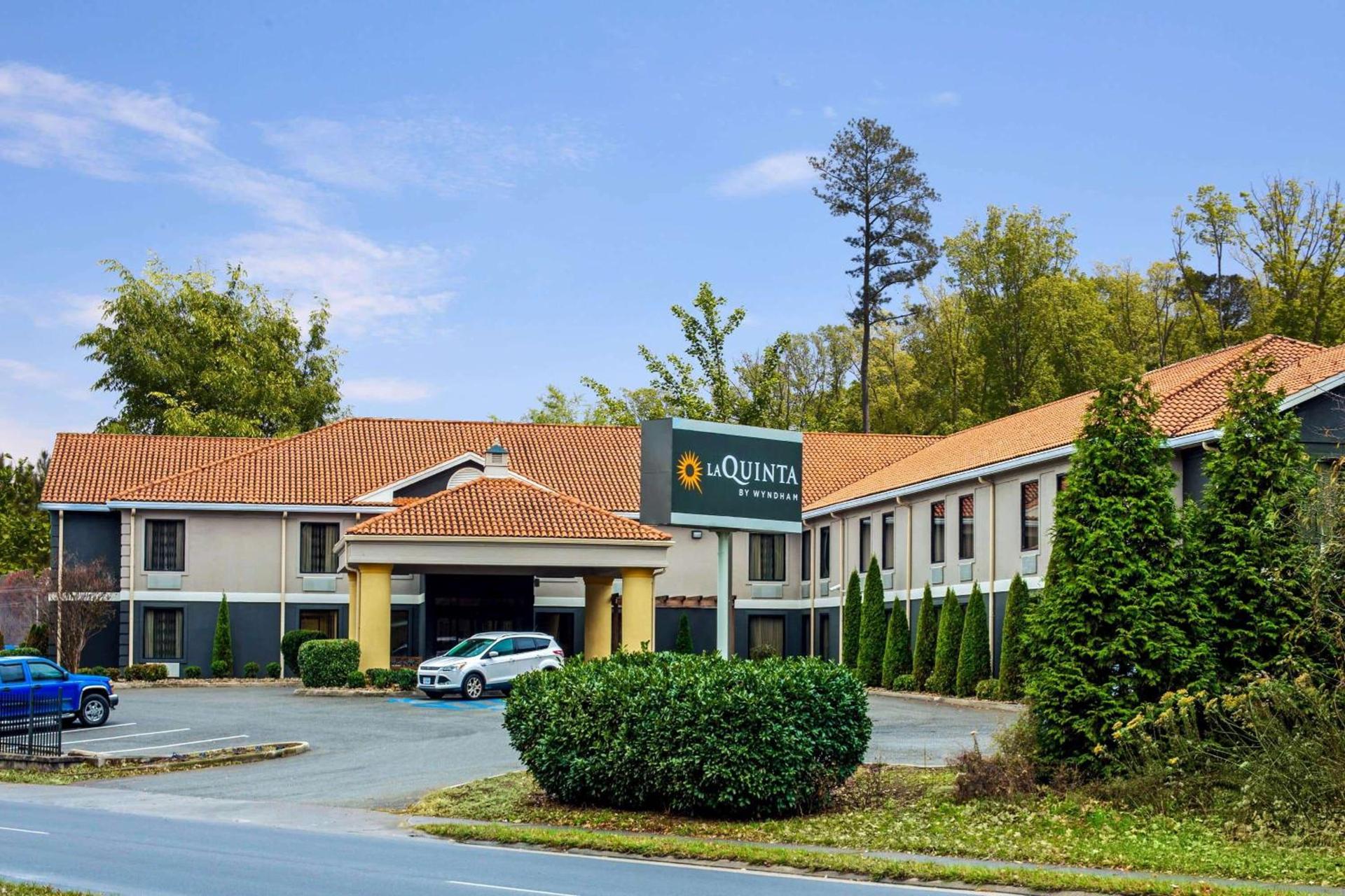 La Quinta Inn by Wyndham Radford — hotel in Radford