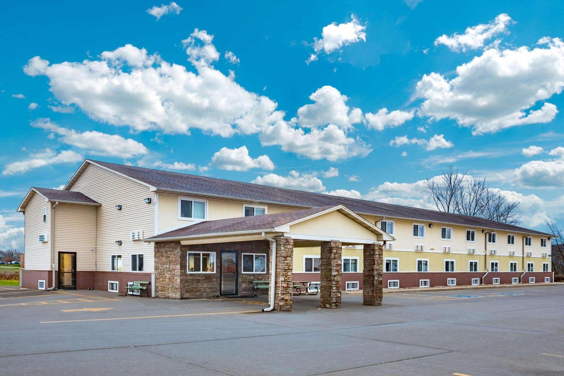 Super 8 by Wyndham Fort Madison — hotel in Fort Madison