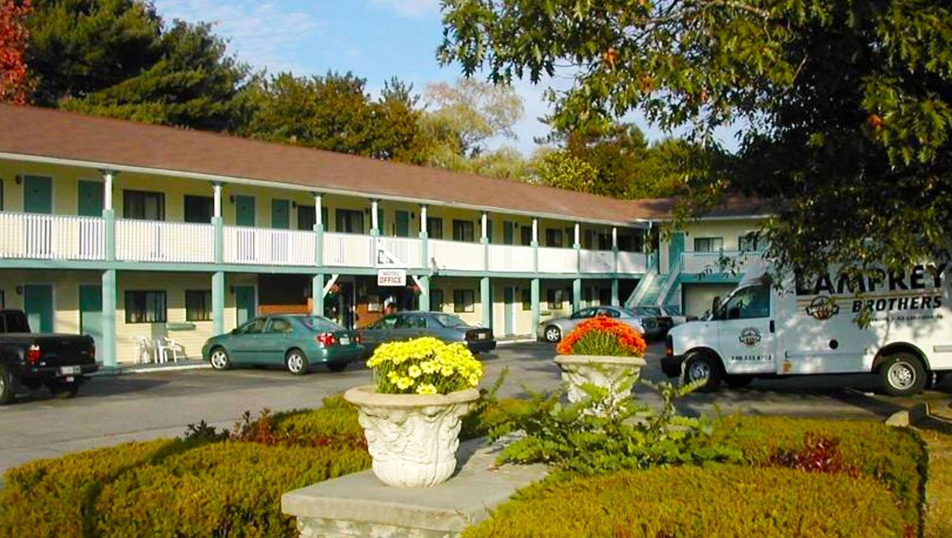 Hampton Motor Inn — hotel in Hampton