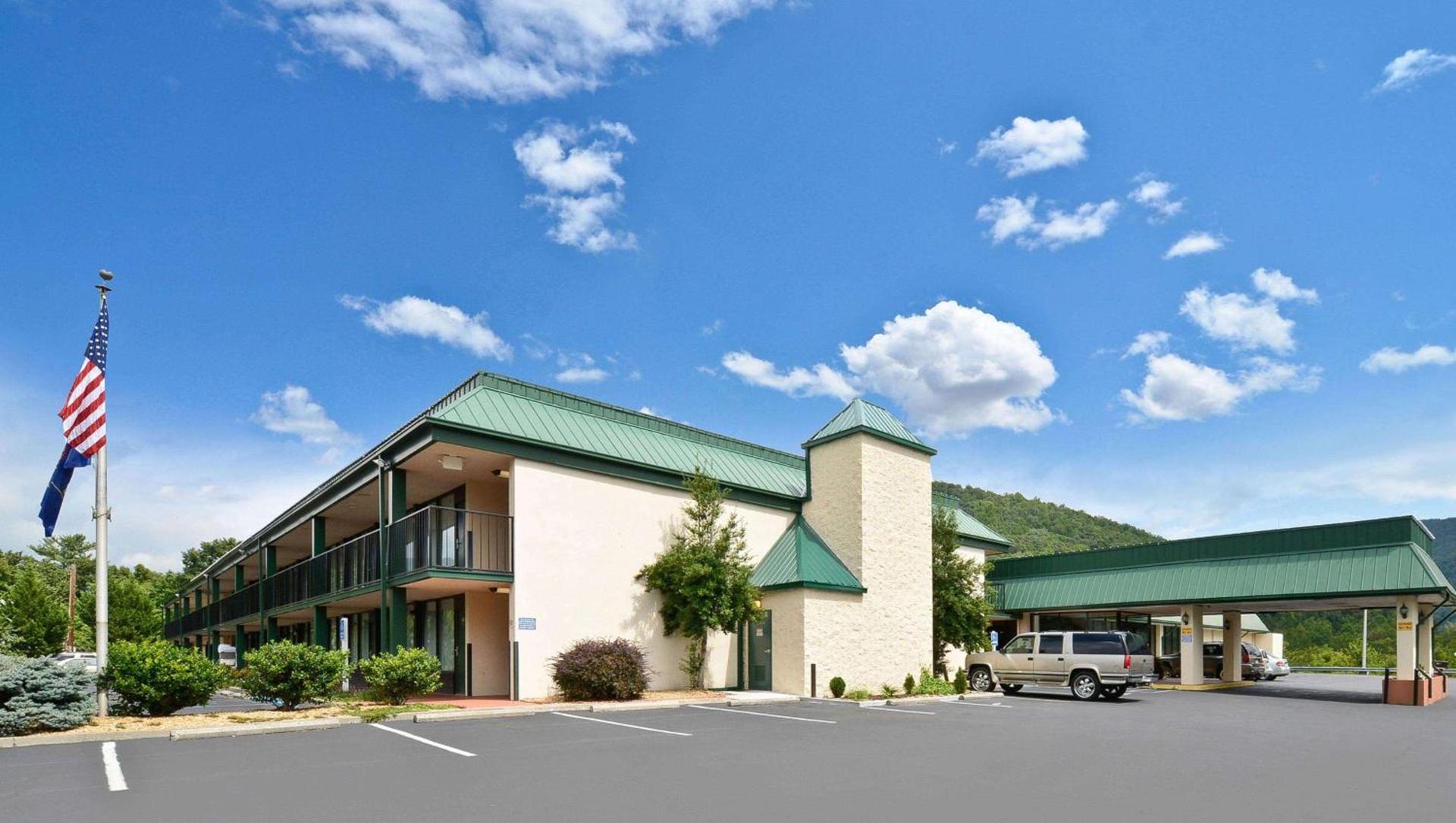 Hotel Red Rose by Townhouse Covington I-64 — hotel in Covington