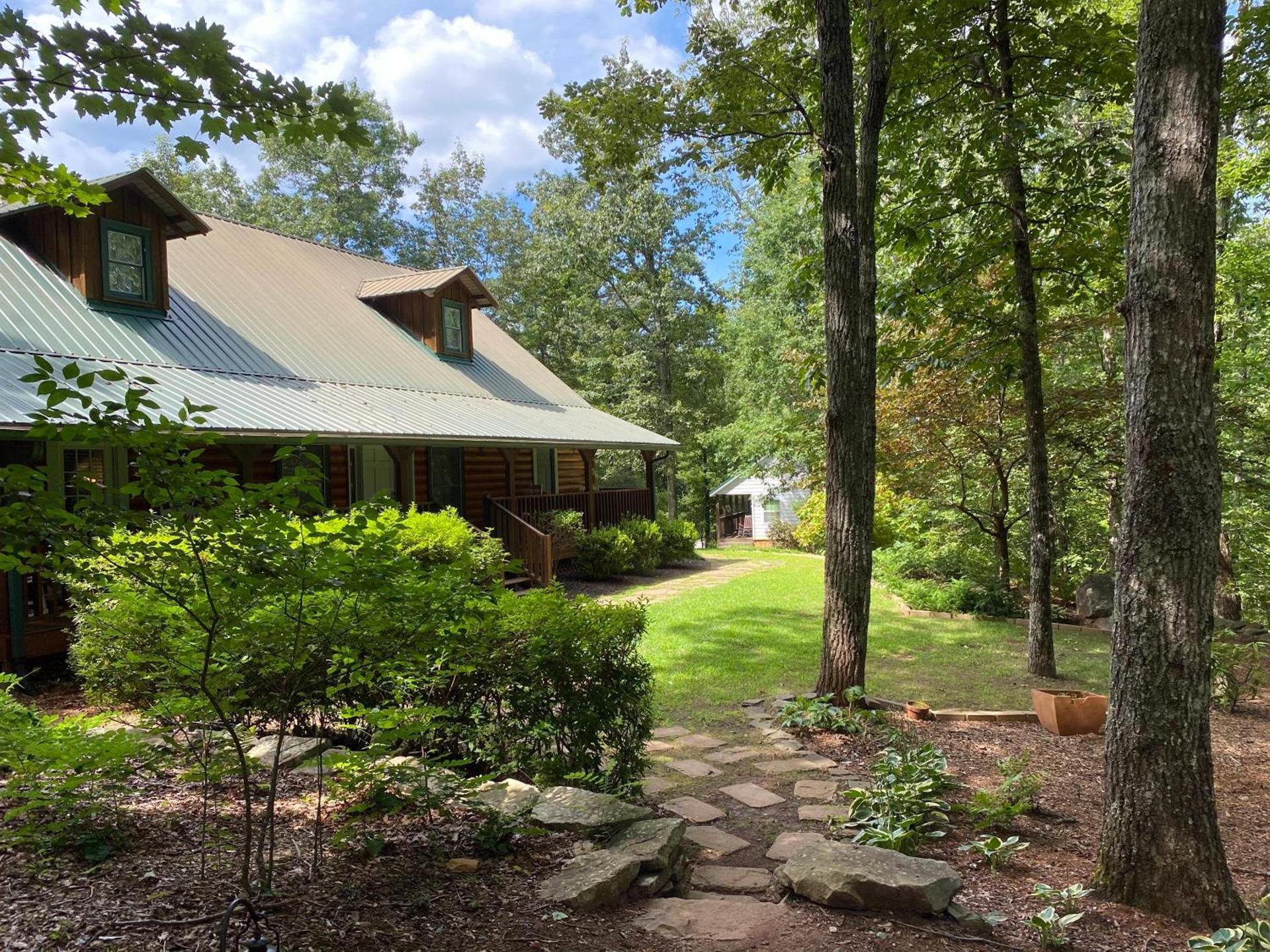 Barefoot Hills — hotel in Dahlonega