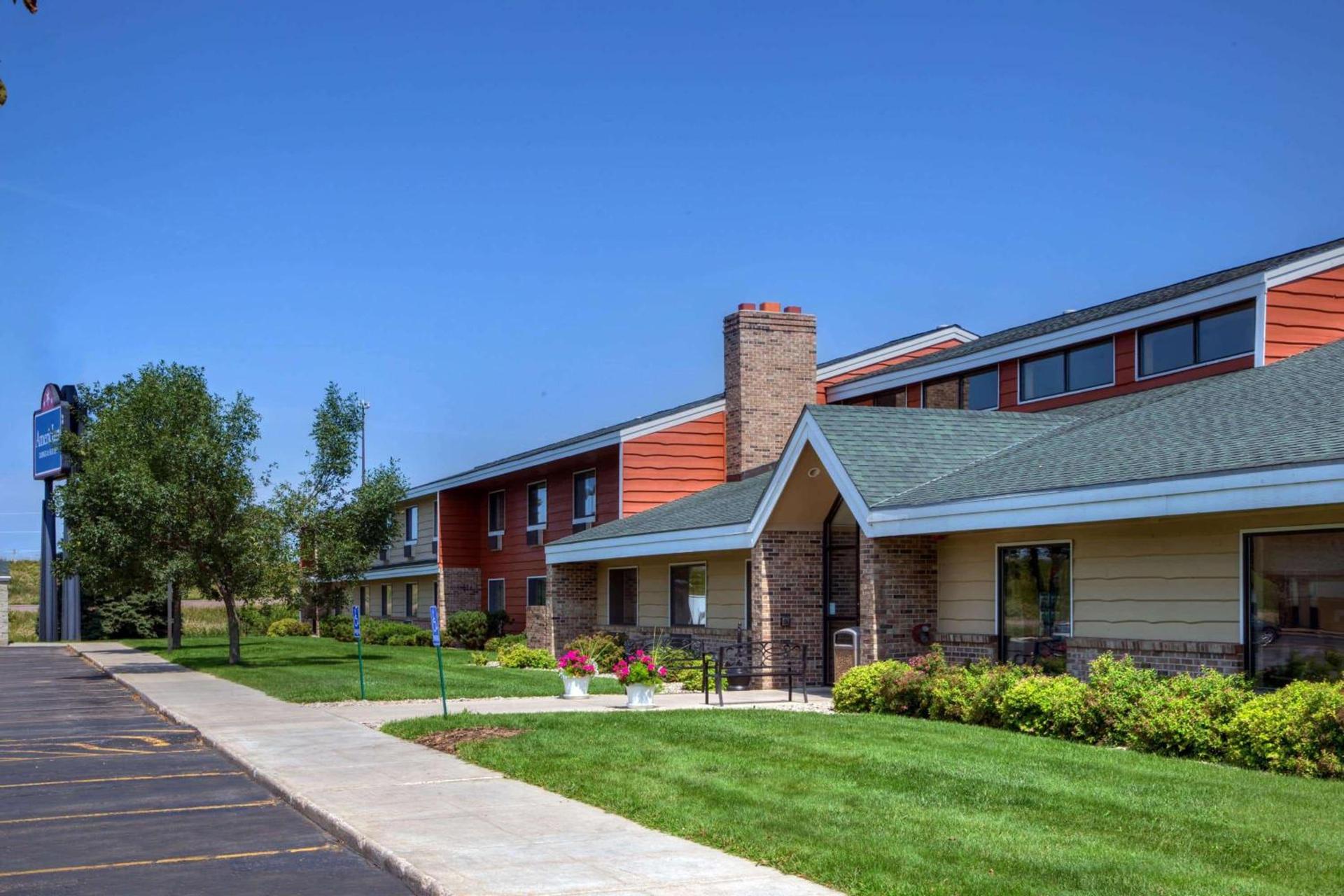 AmericInn by Wyndham Worthington — hotel in Worthington