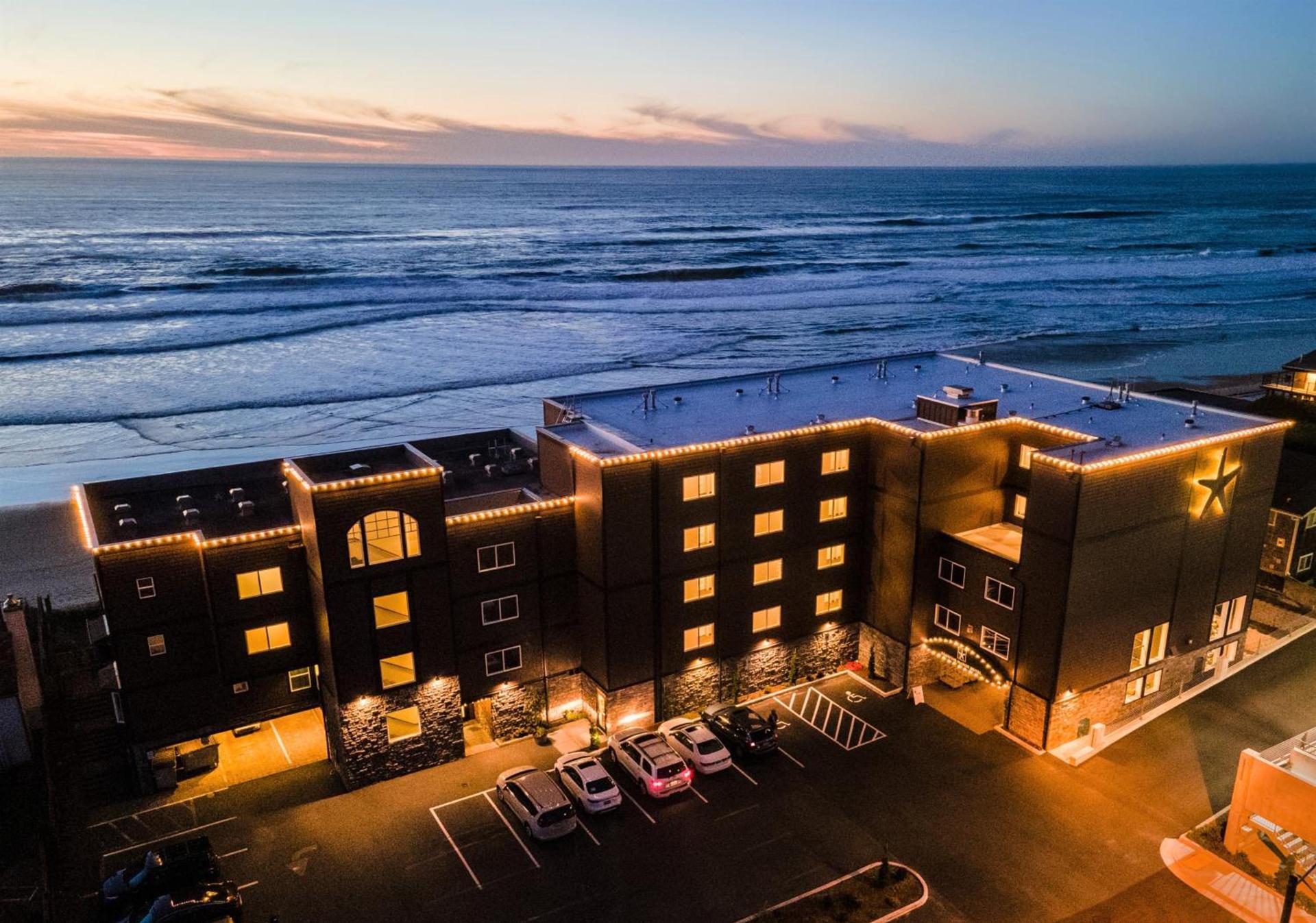 Starfish Manor Oceanfront Hotel — hotel in Lincoln City
