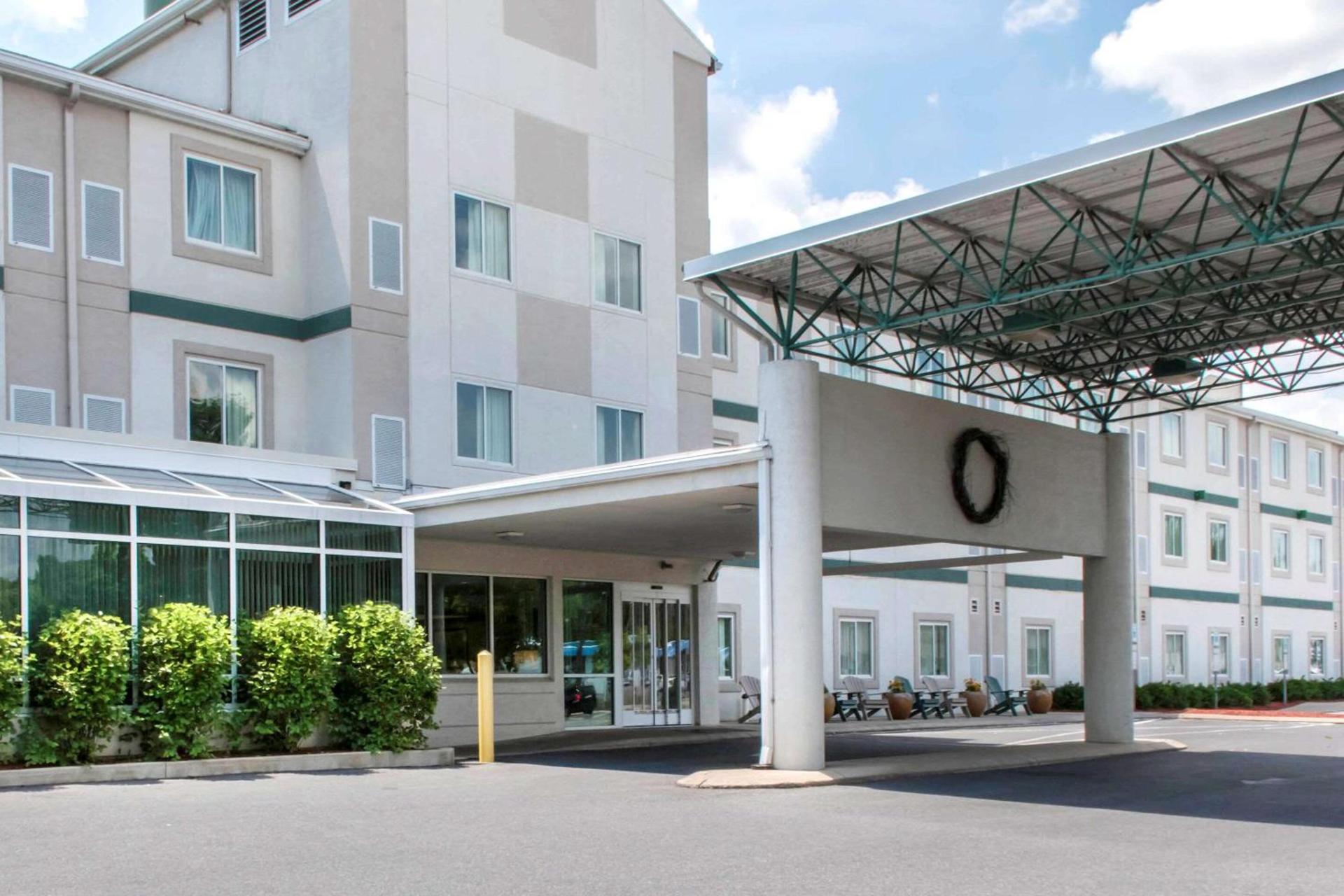 Days Inn by Wyndham Penn State — hotel in State College