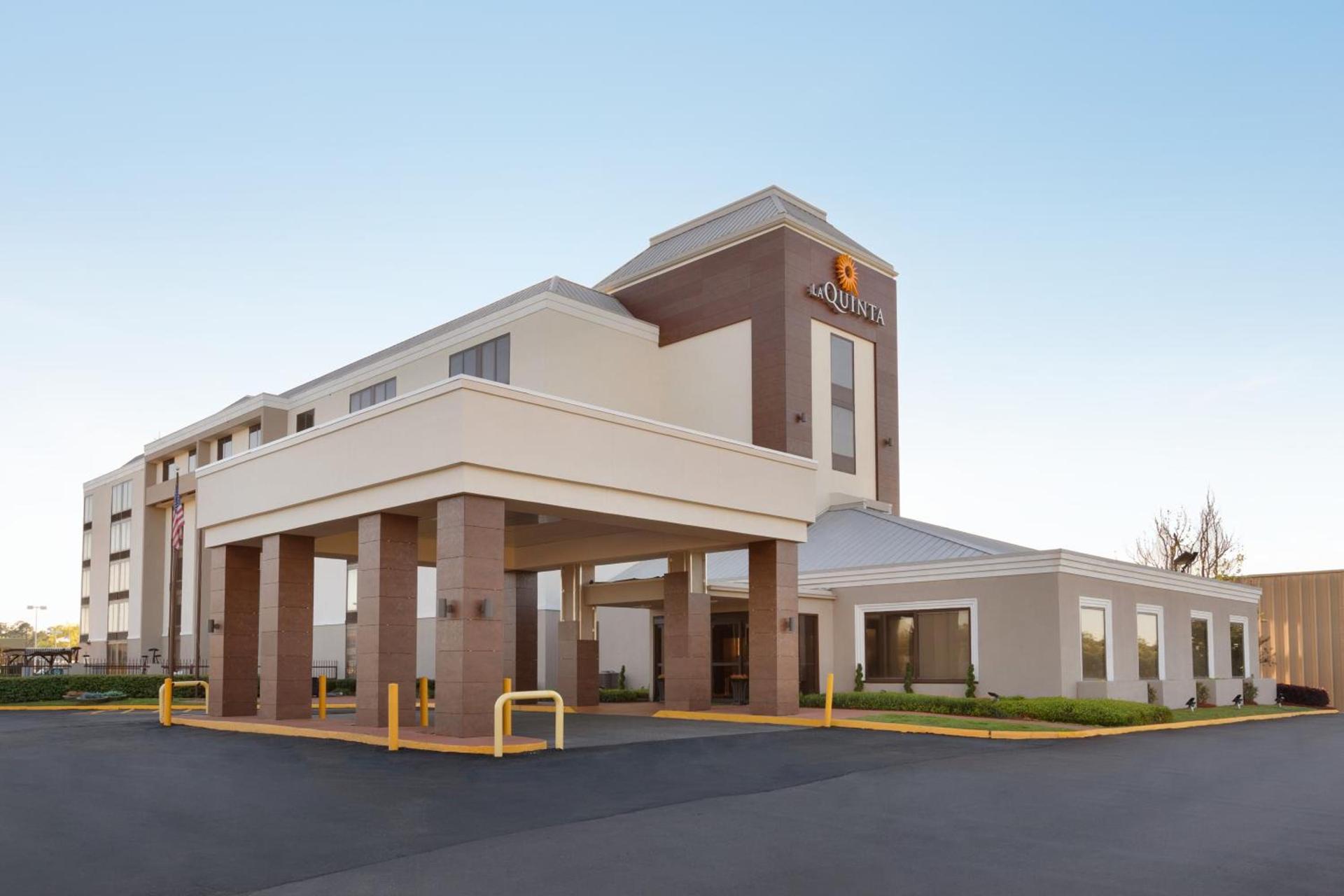 La Quinta inn & suites by Wyndham Dothan — hotel in Dothan