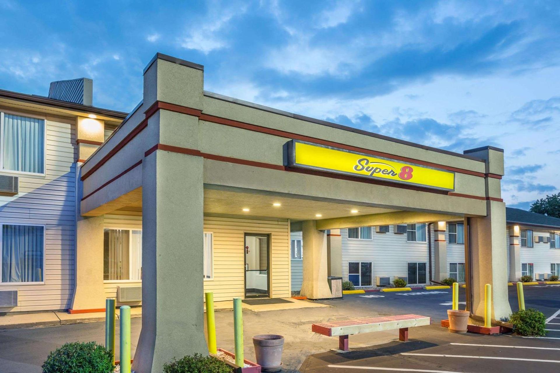 Super 8 by Wyndham North Sioux City — hotel in North Sioux City