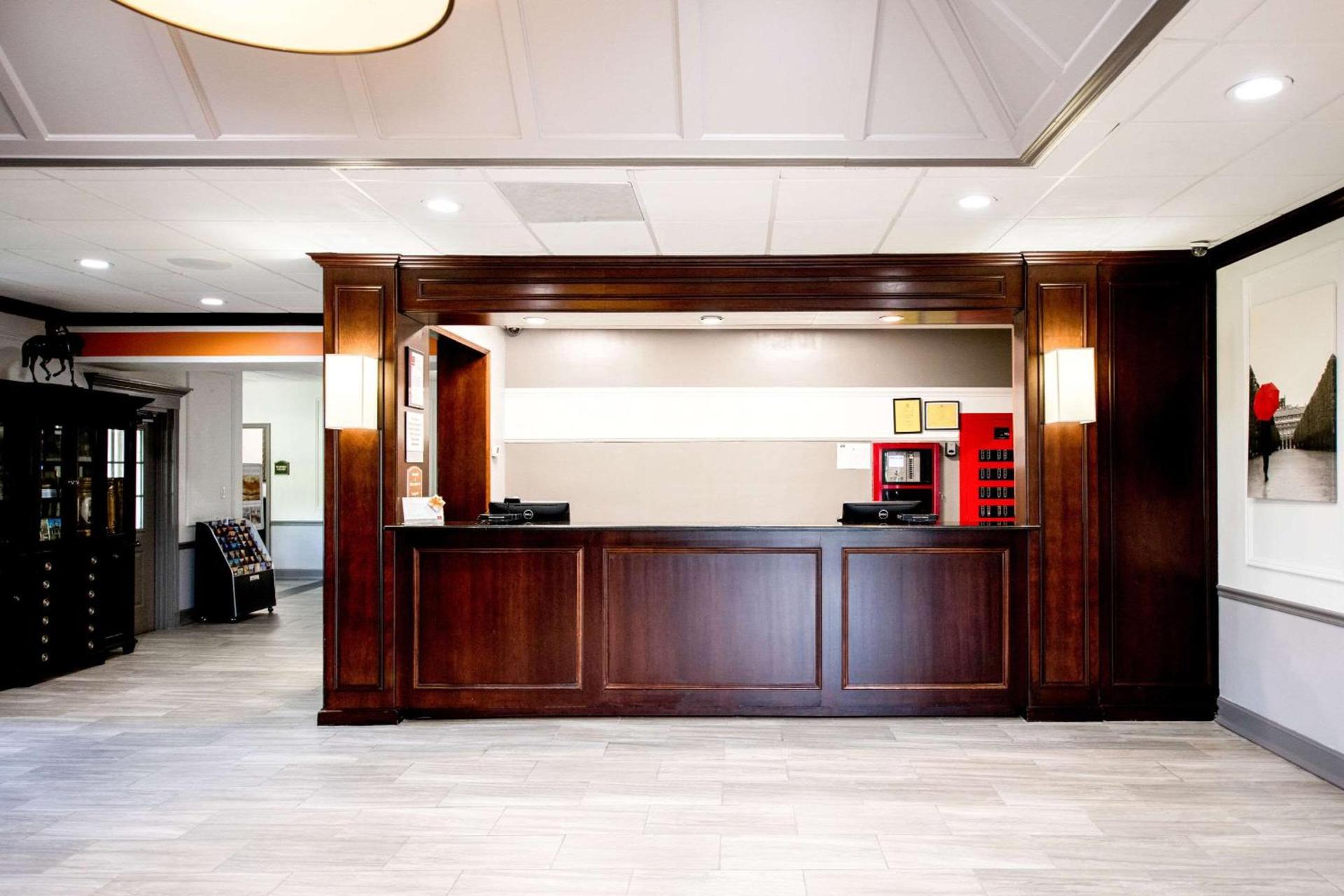 Carradoc Hall Hotel & Conference Center by The Red Collection — hotel in Leesburg