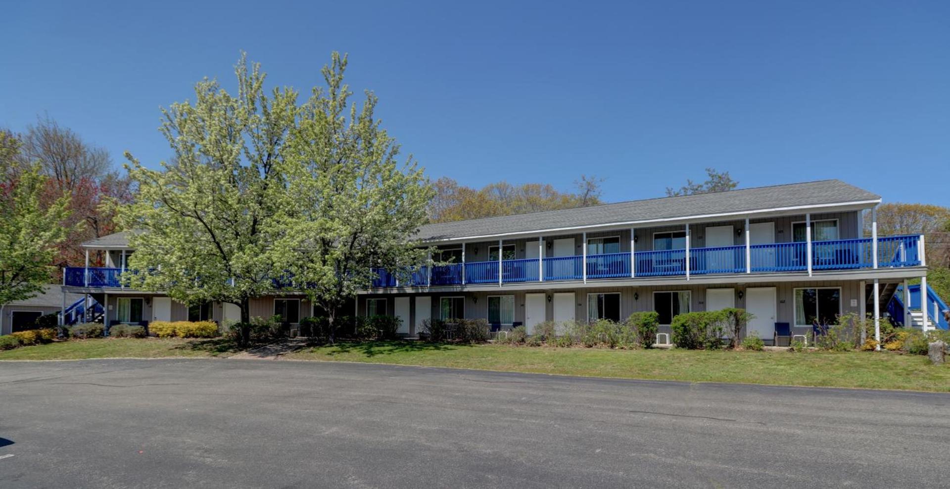 Majestic Regency Resort — hotel in Wells