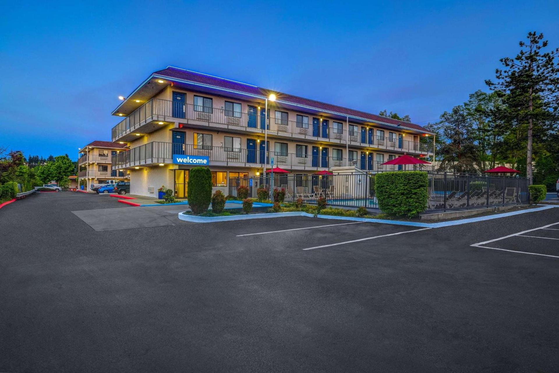 Motel 6-Kirkland, WA - North Kirkland — hotel in Kirkland