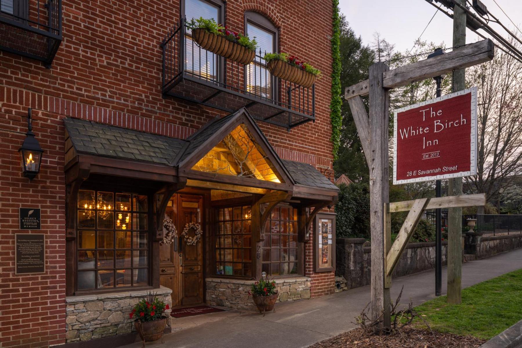 The White Birch Inn — hotel in Clayton