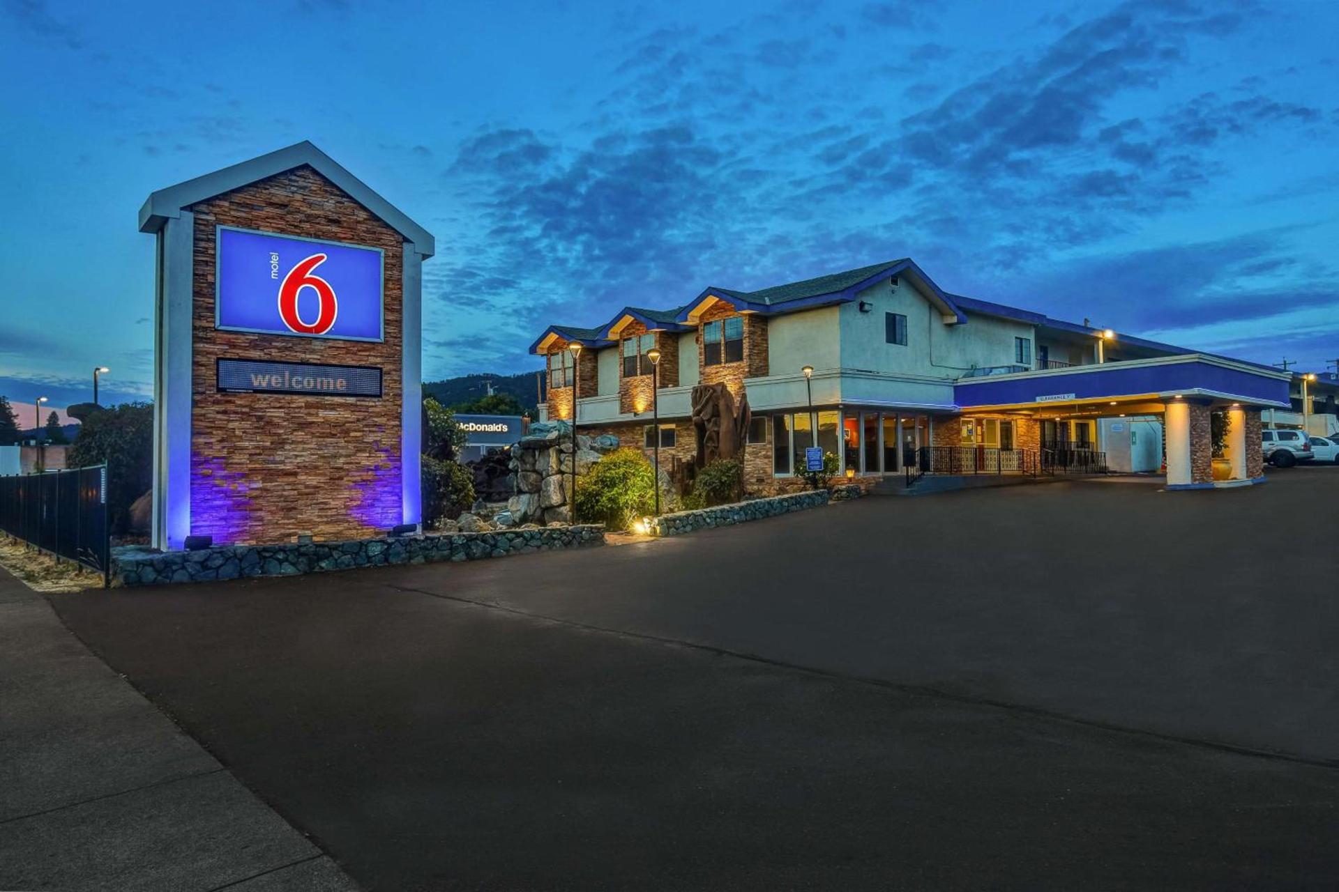 Motel 6-Ukiah, CA - North — hotel in Ukiah