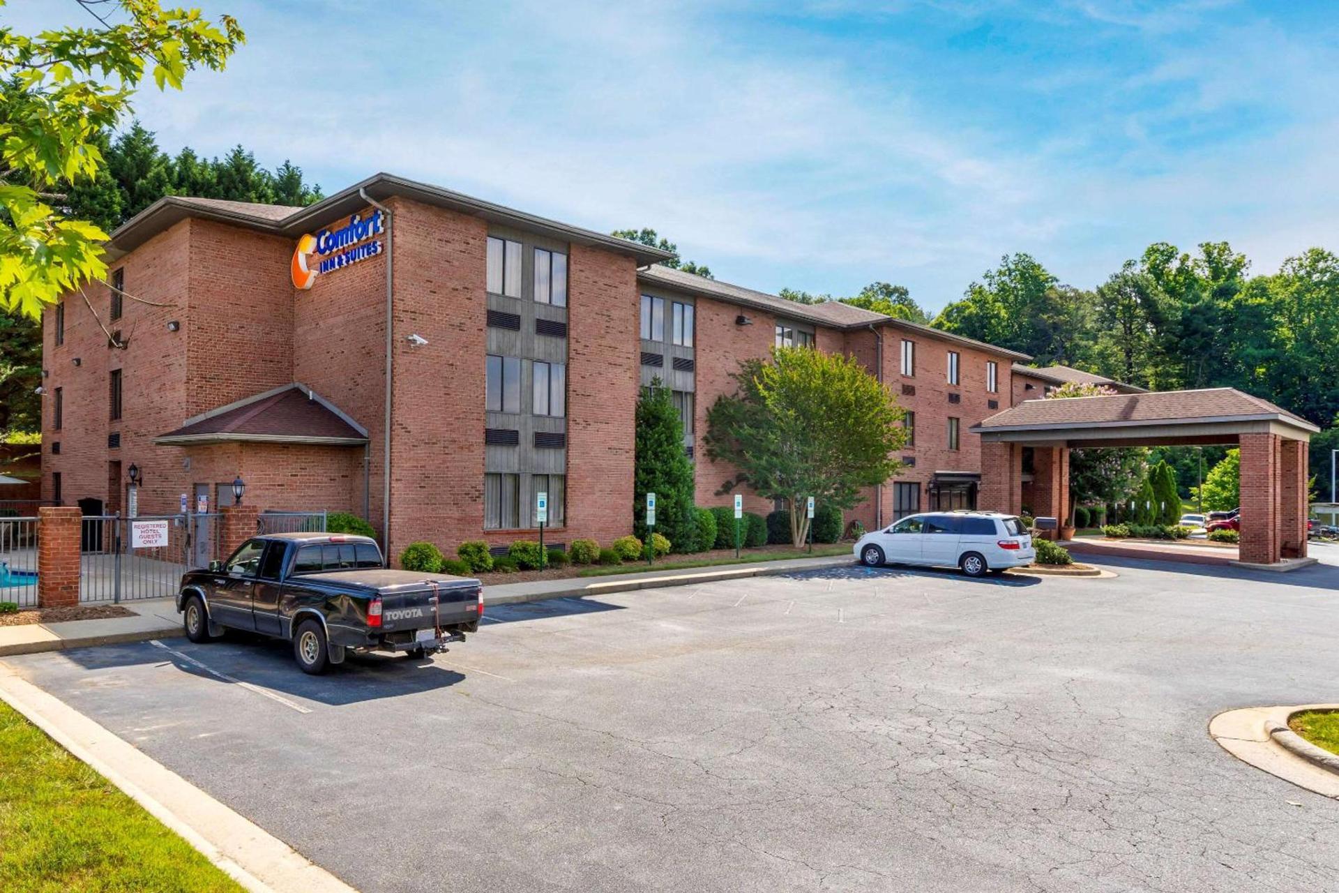 Comfort Inn & Suites Lenoir Hwy 321 Northern Foothills — hotel in Lenoir