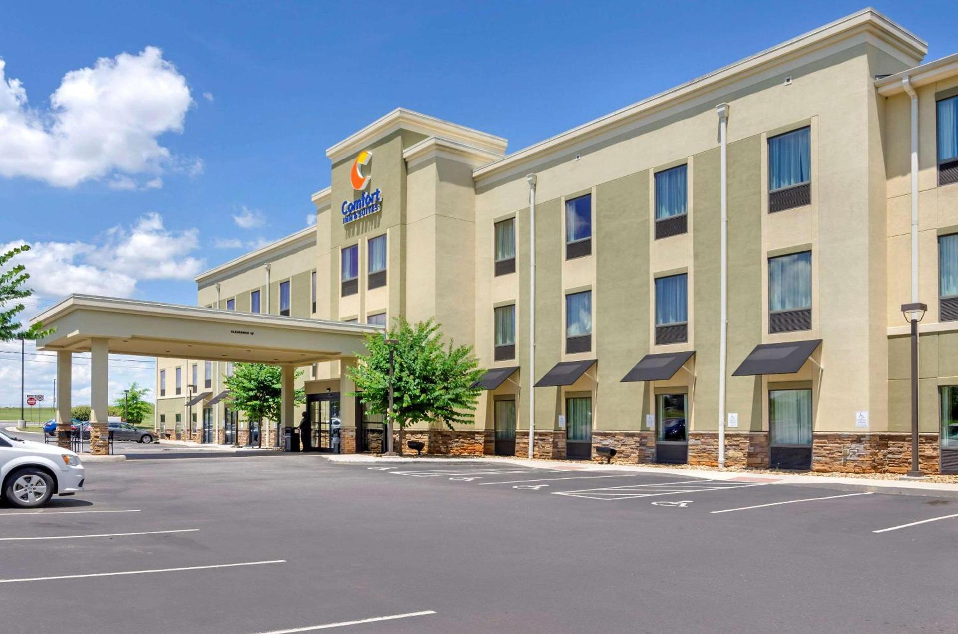 Comfort Inn & Suites Lynchburg Airport - University Area — hotel in Lynchburg