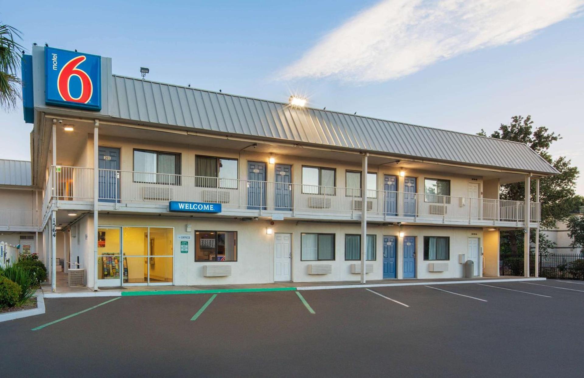 Motel 6-Woodland, CA Sacramento Airport — hotel in Woodland