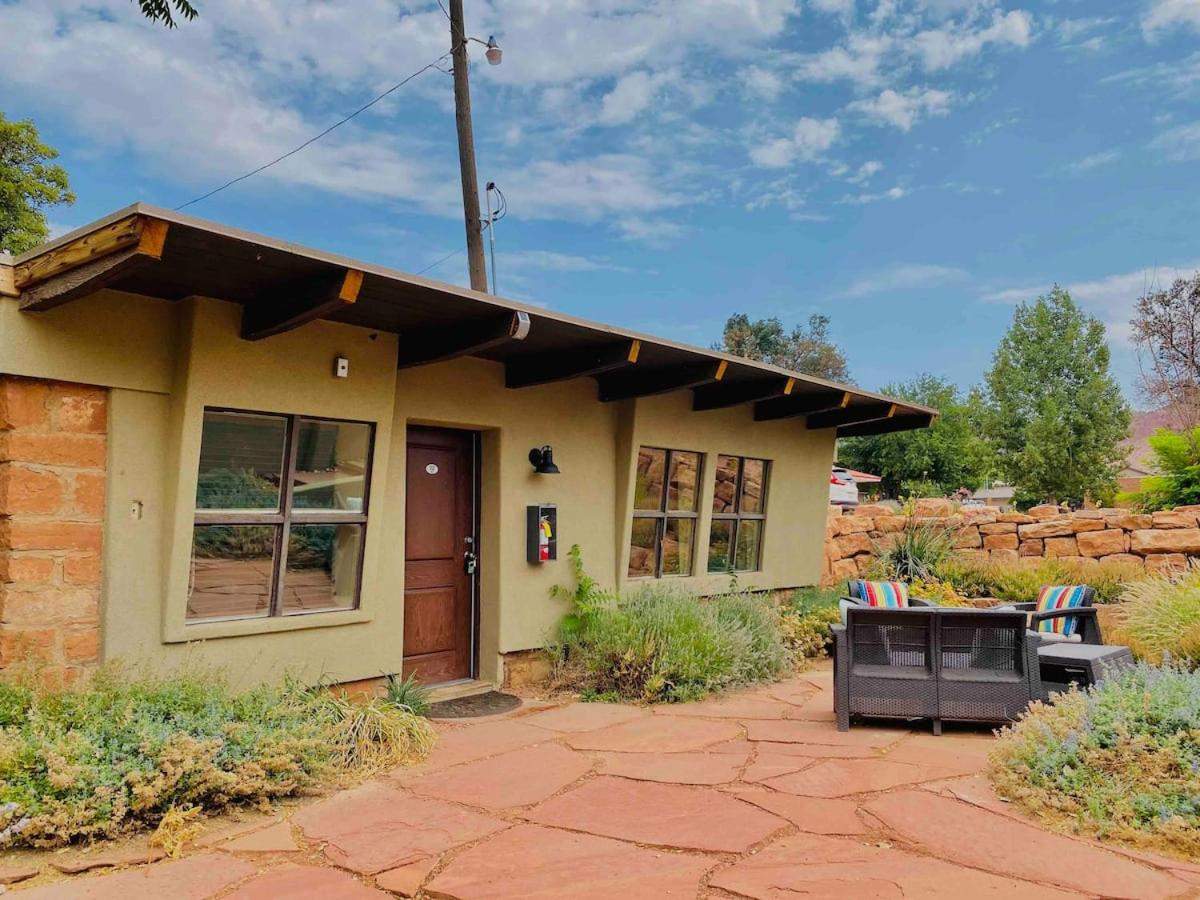 The Flagstone Boutique Inn & Suites