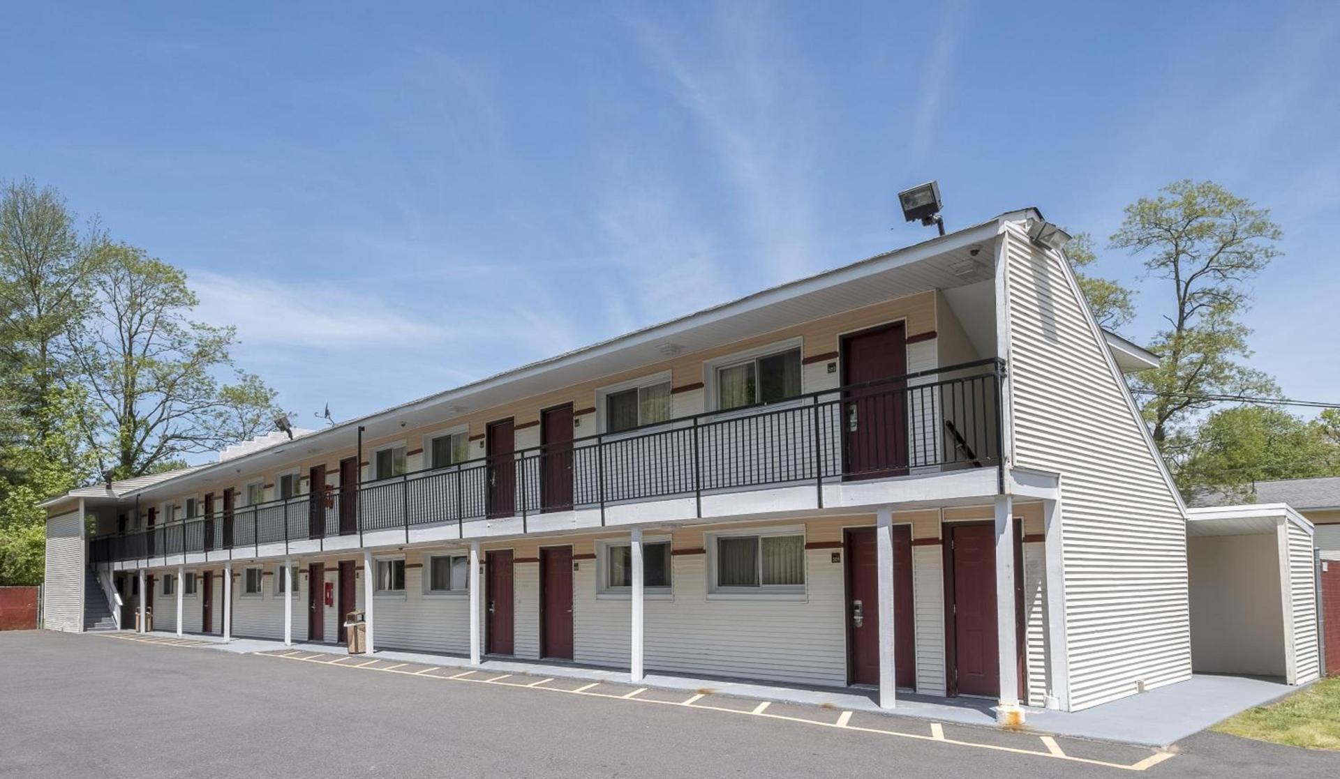 Red Roof Inn Neptune - Jersey Shore — hotel in Neptune City