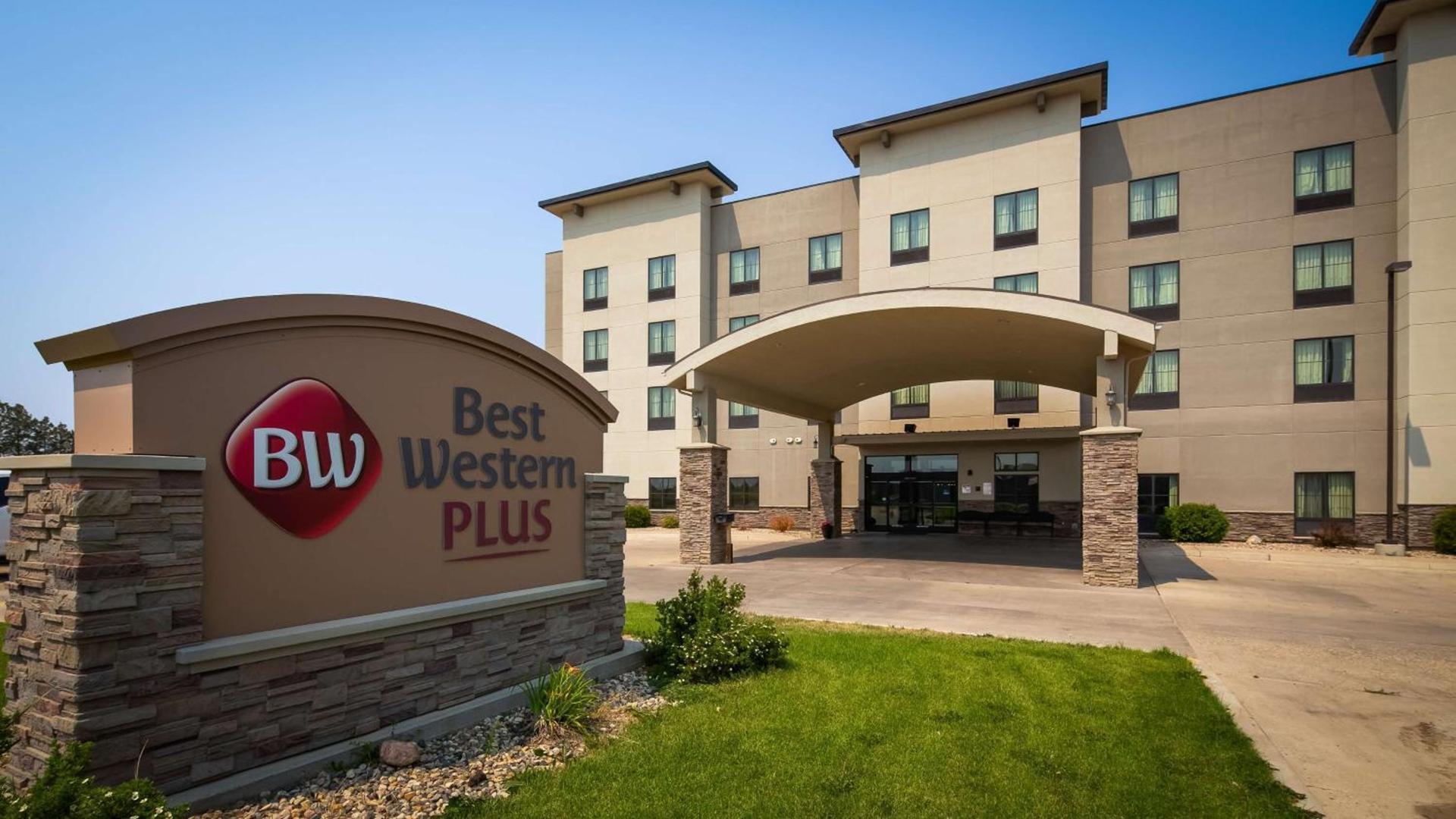 Best Western Plus Williston Hotel & Suites — hotel in Williston
