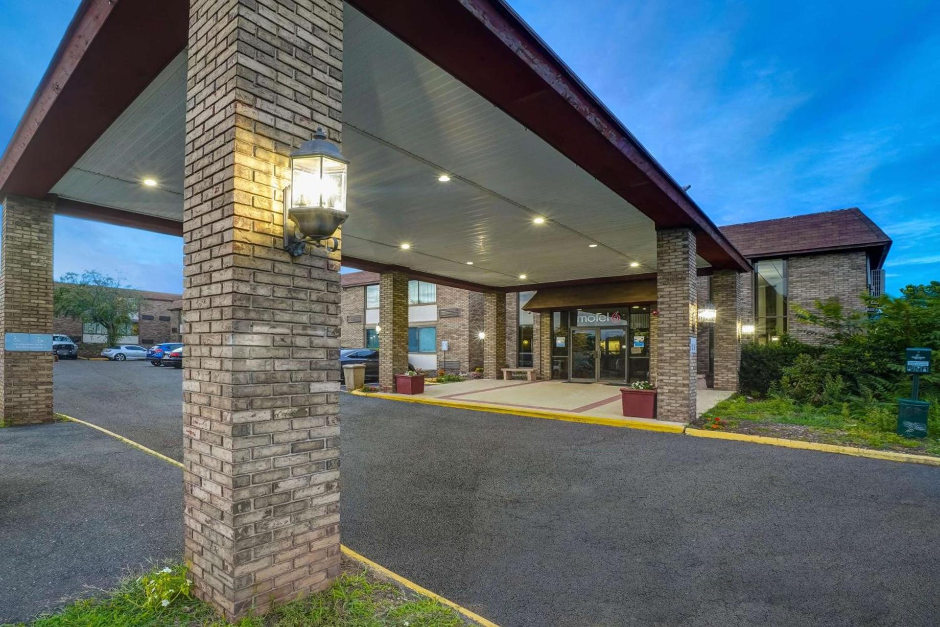 Travelodge by Wyndham Vernon CT — hotel in Vernon
