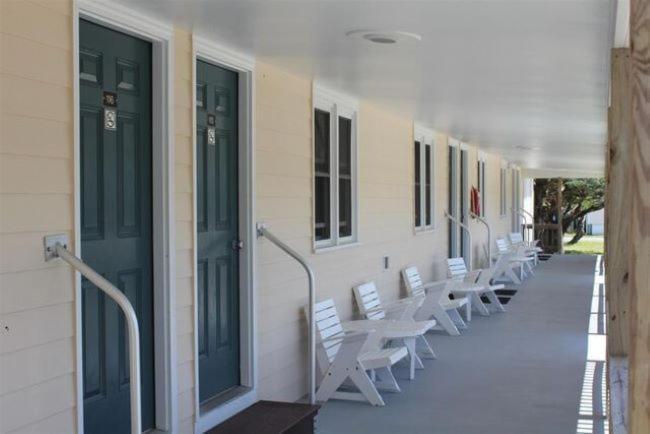 Pony Island Inn — hotel in Ocracoke