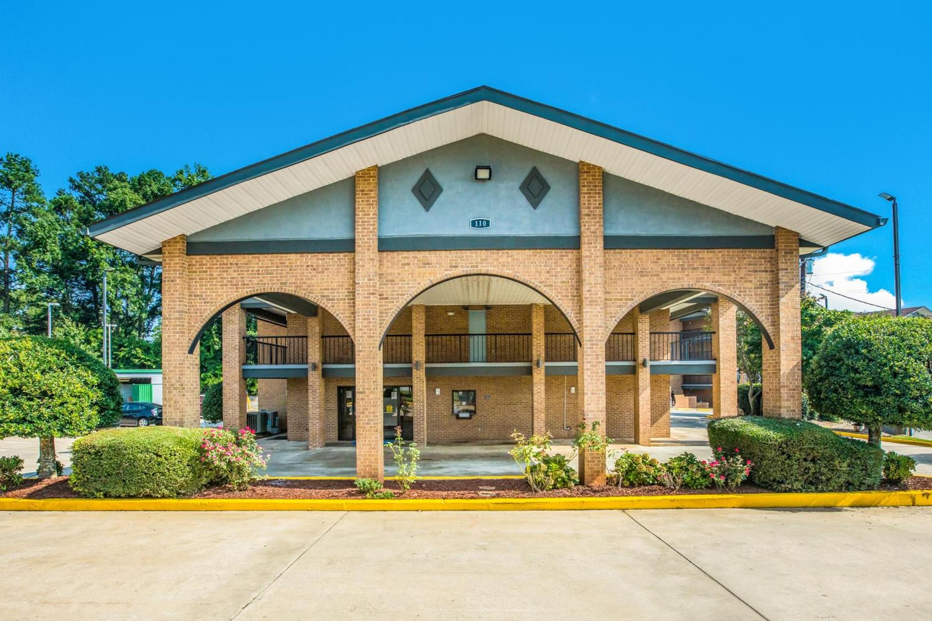 Americas Best Value Inn Stockbridge — hotel in Stockbridge