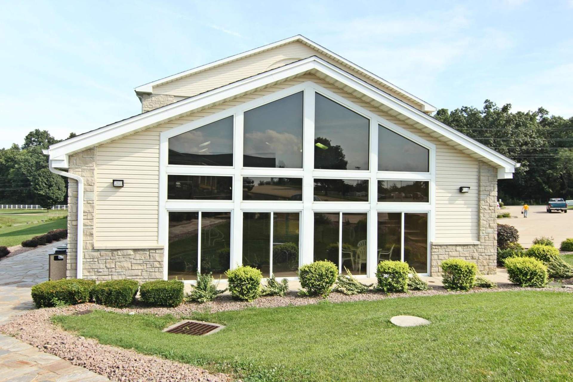 Crown Pointe Lodge; BW Signature Collection