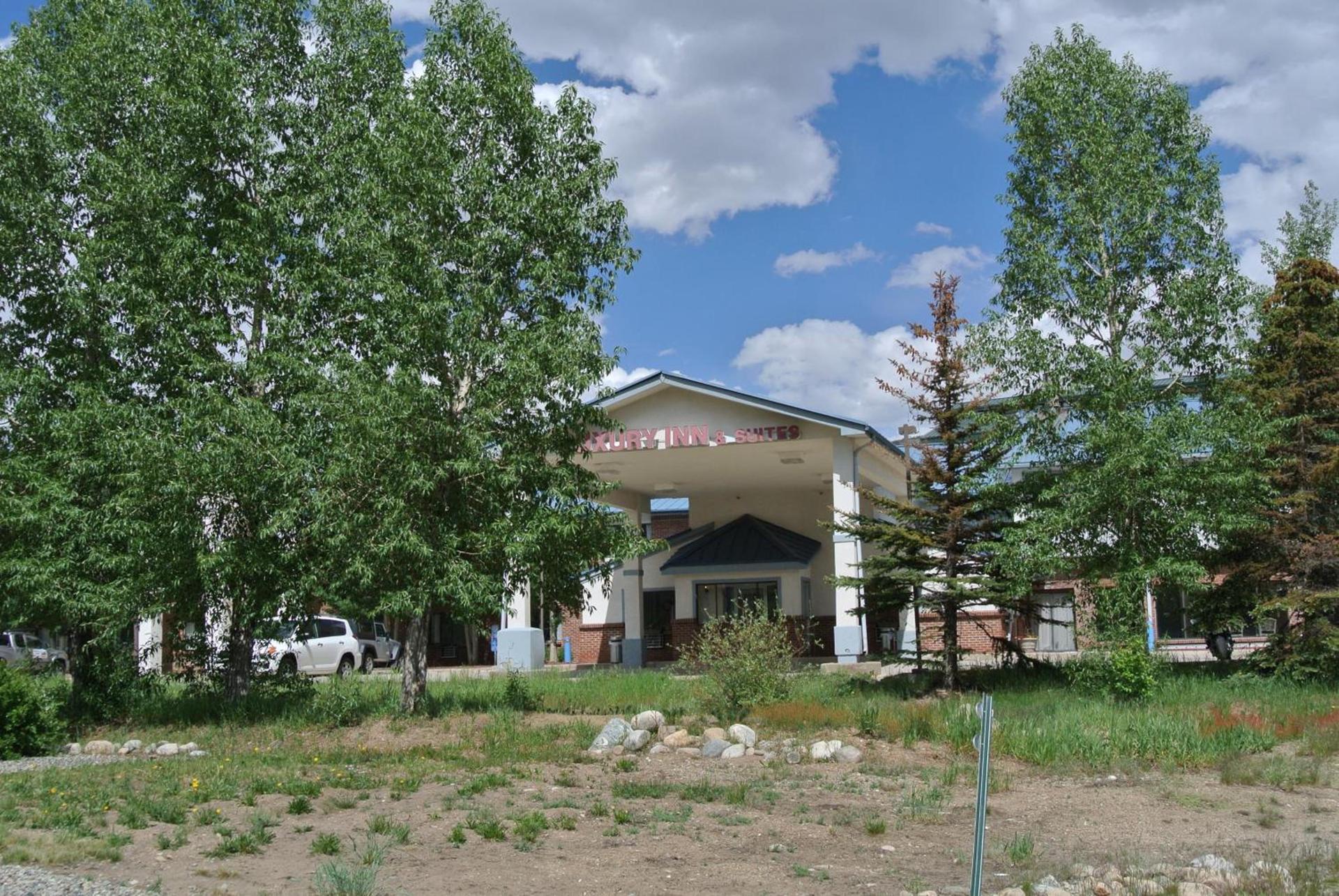 Luxury Inn & Suites — hotel in Silverthorne