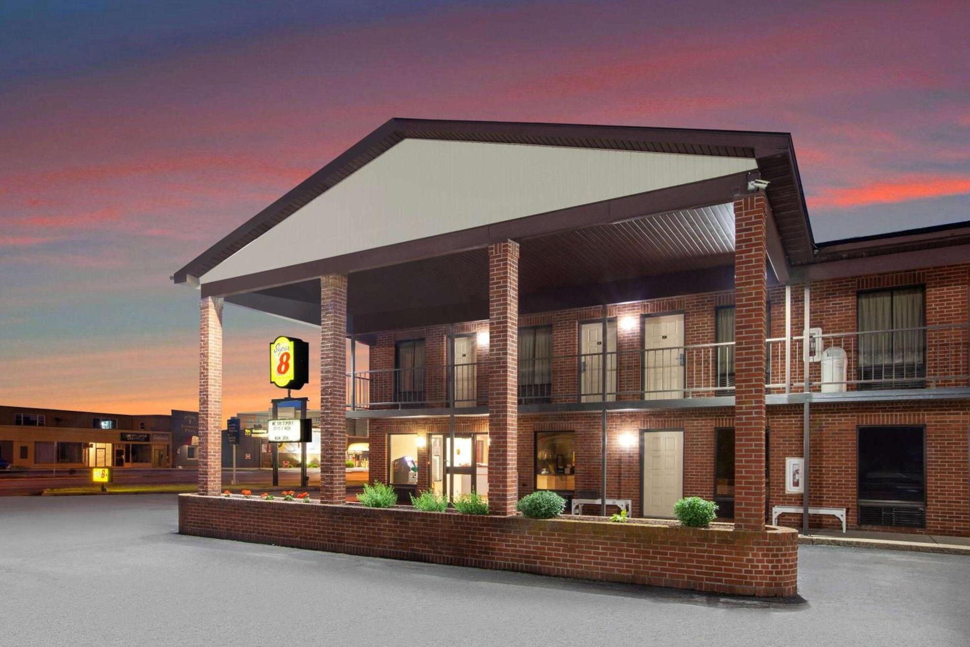 Super 8 by Wyndham Sandusky — hotel in Sandusky