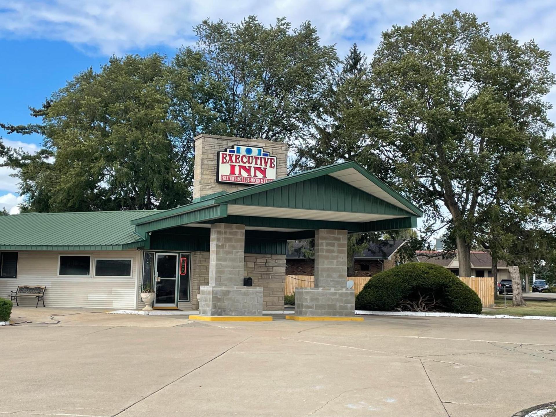 Executive Inn — hotel in Marshalltown